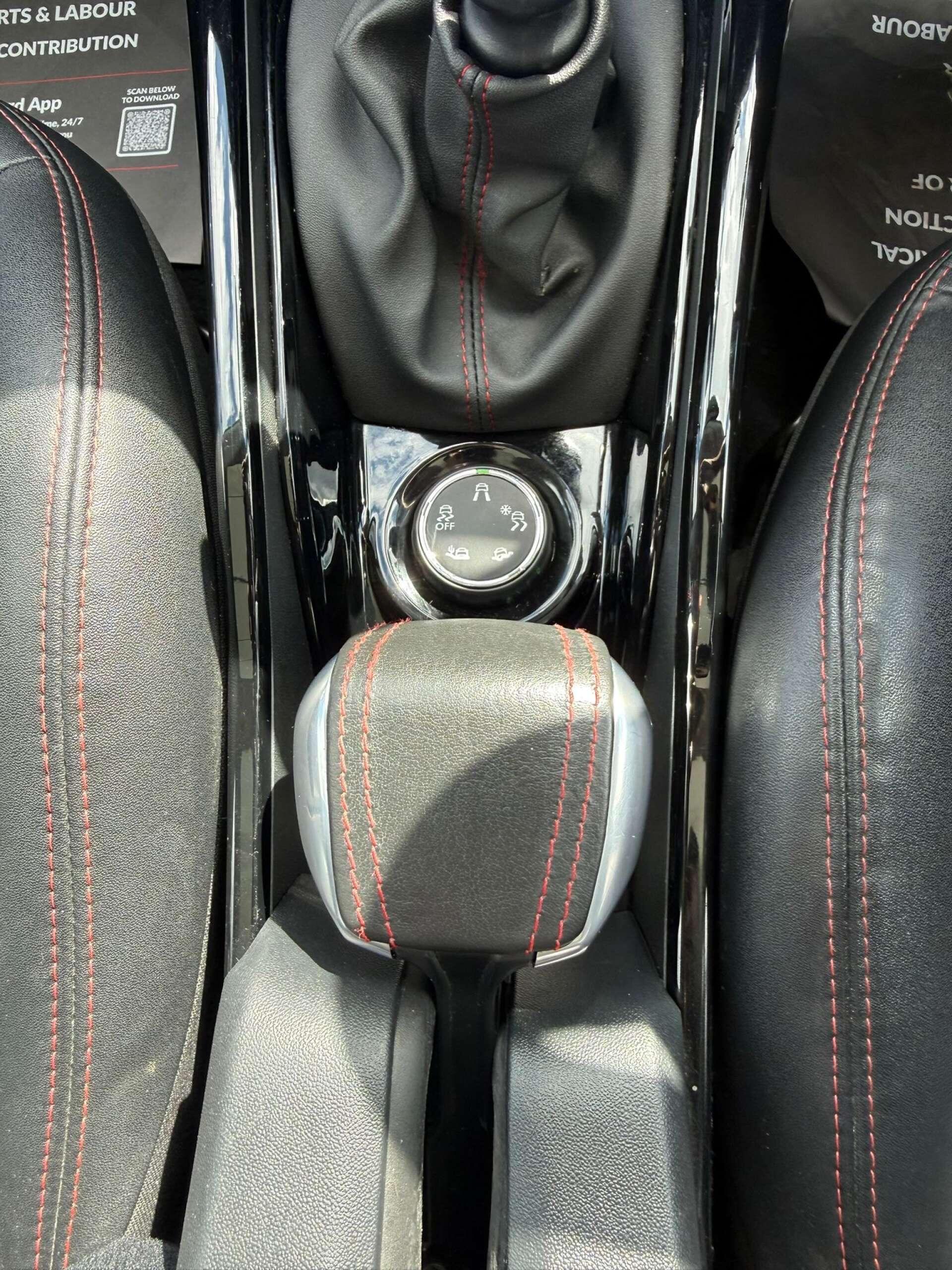 Peugeot 2008 view 19