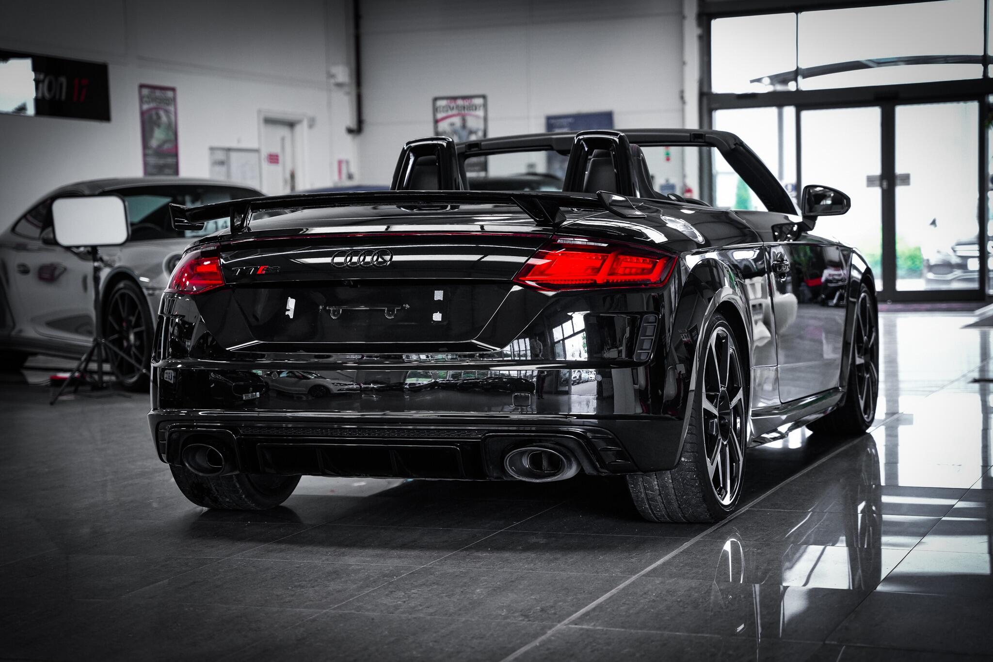 Audi TT RS view 17