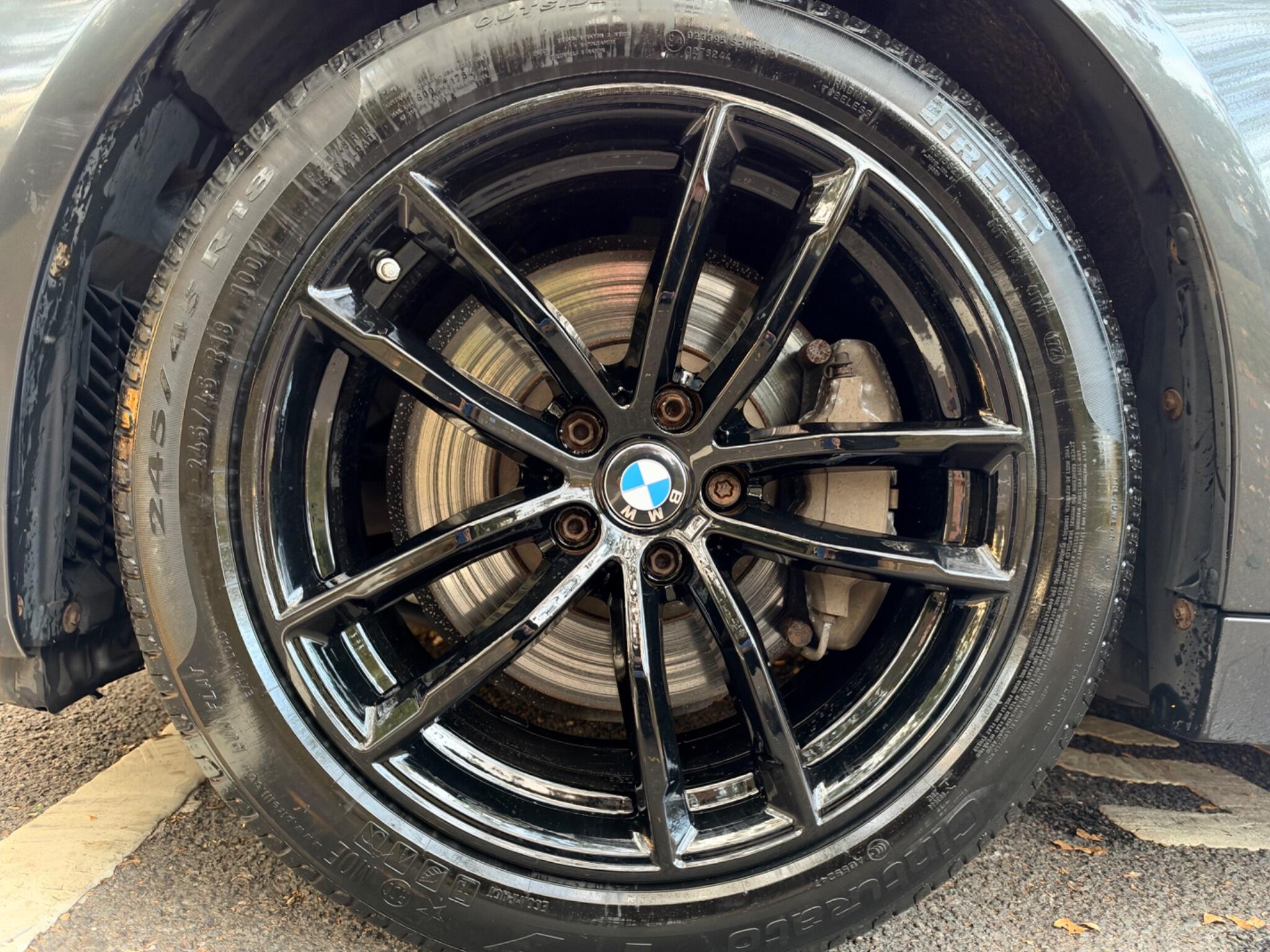 BMW 5 Series view 27