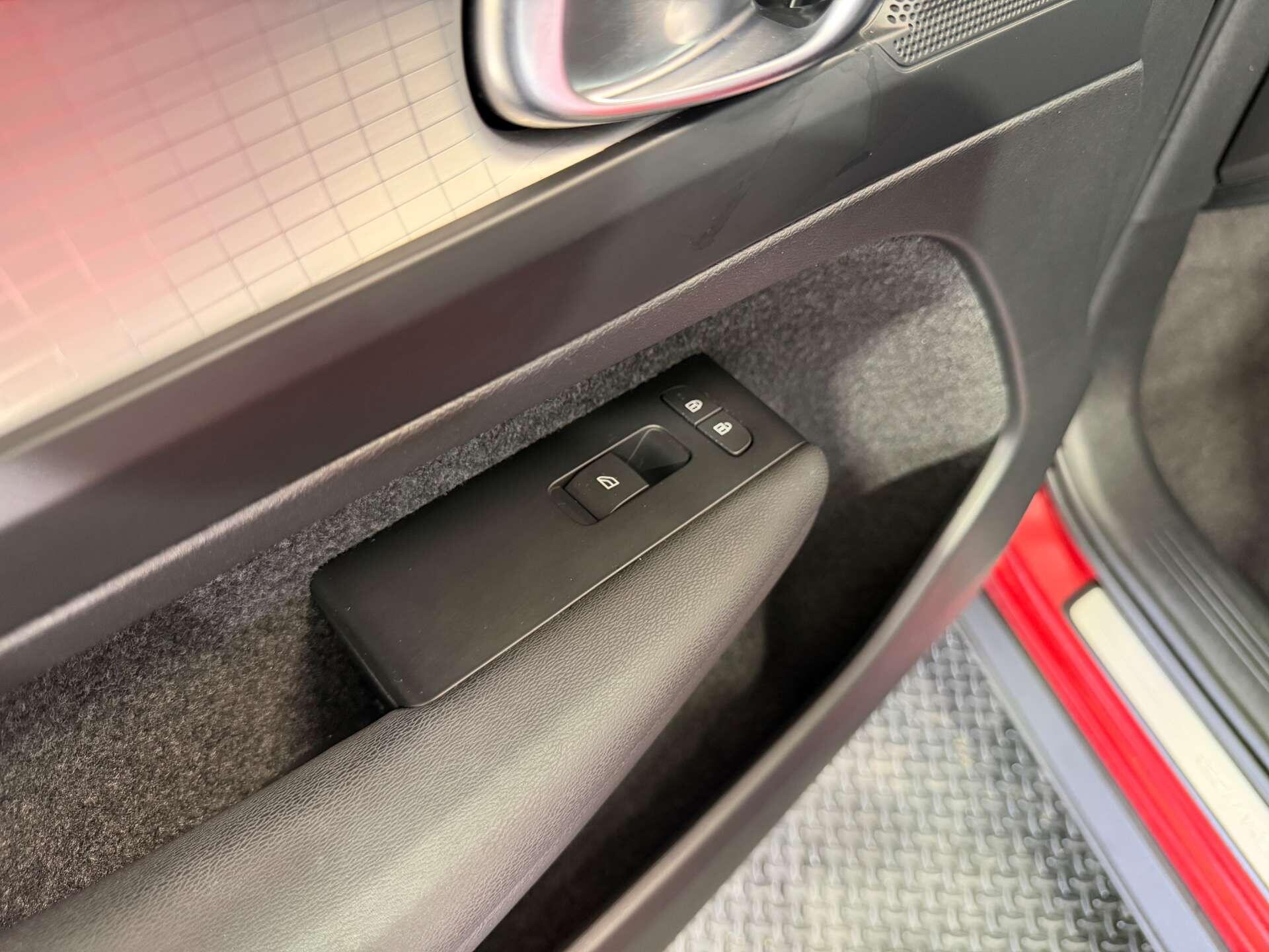 Volvo XC40 view 65