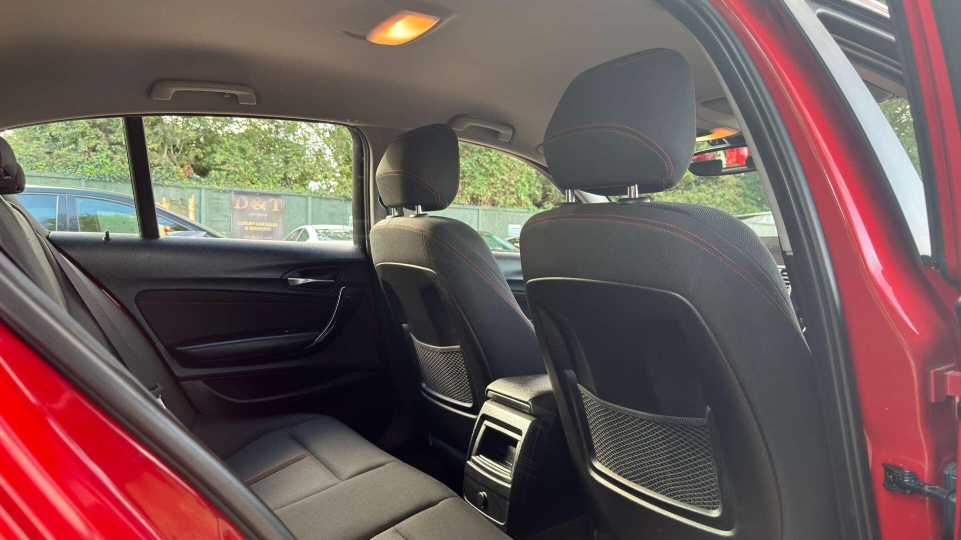 BMW 1 Series view 9