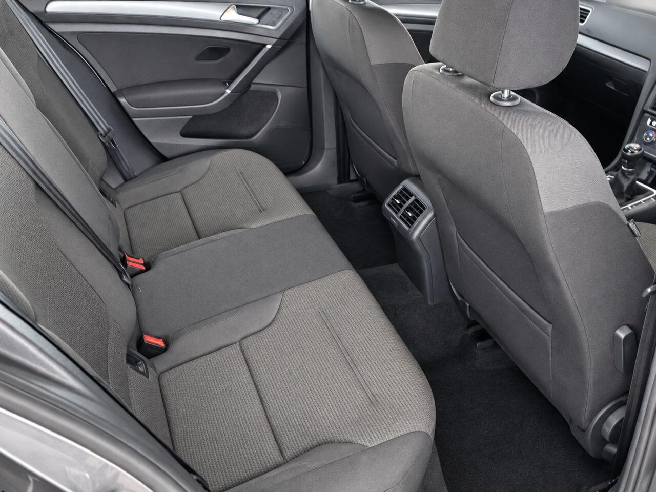 Volkswagen Golf view 8