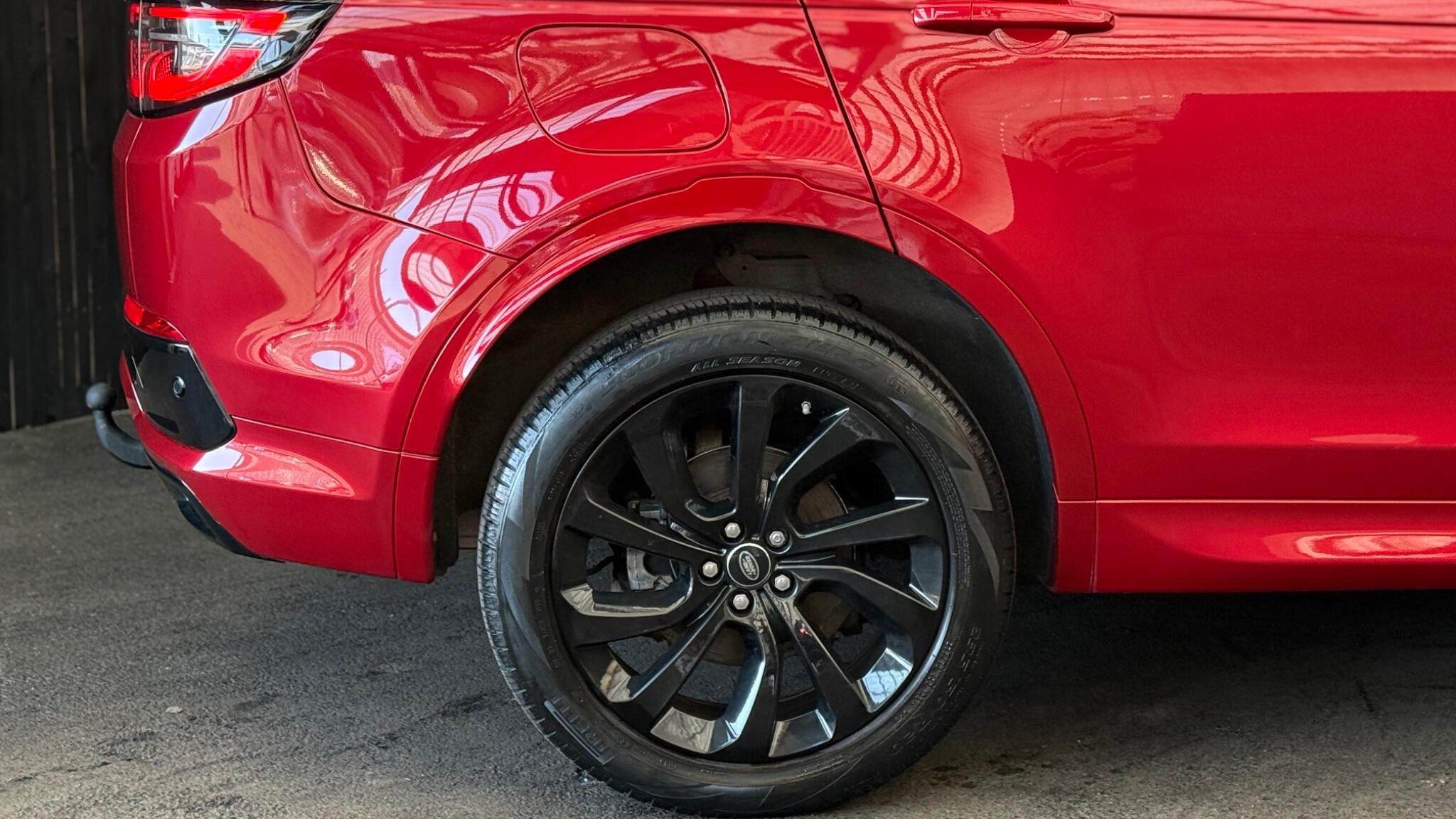 Land Rover Discovery Sport view 15