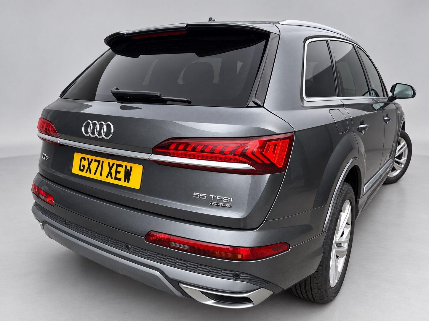 Audi Q7 view 15