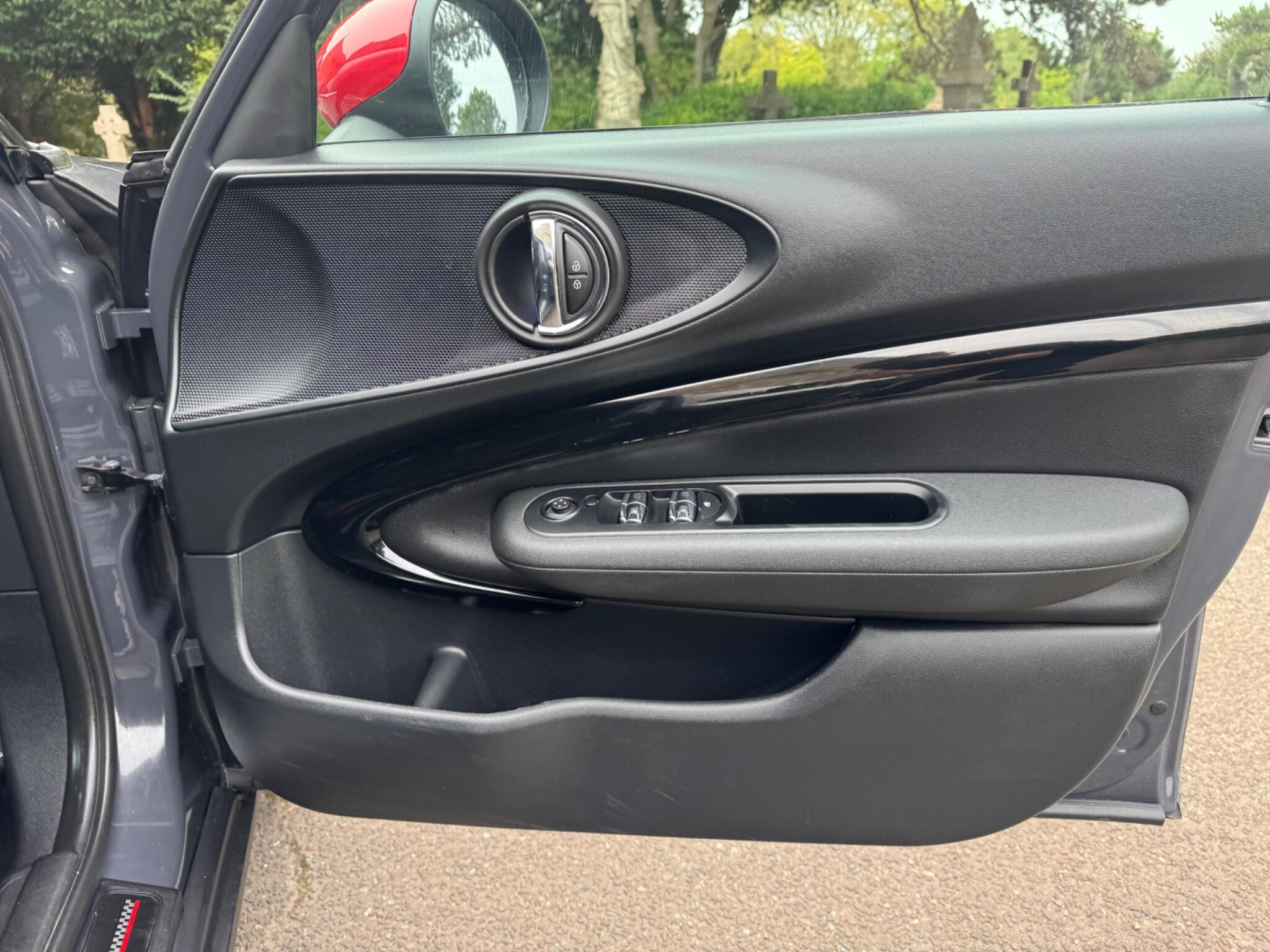 Mini Clubman view 45
