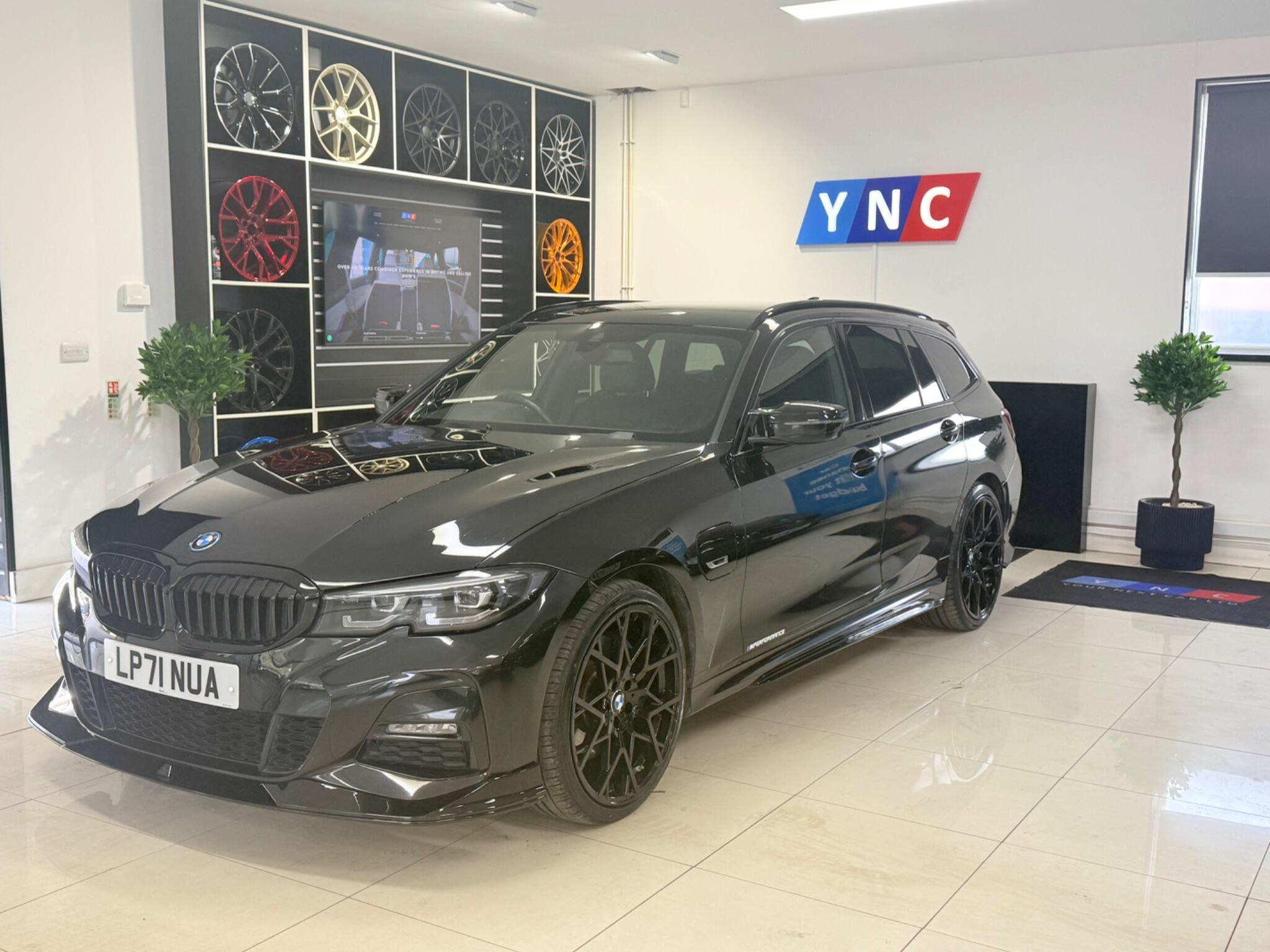 BMW 3 Series view 15