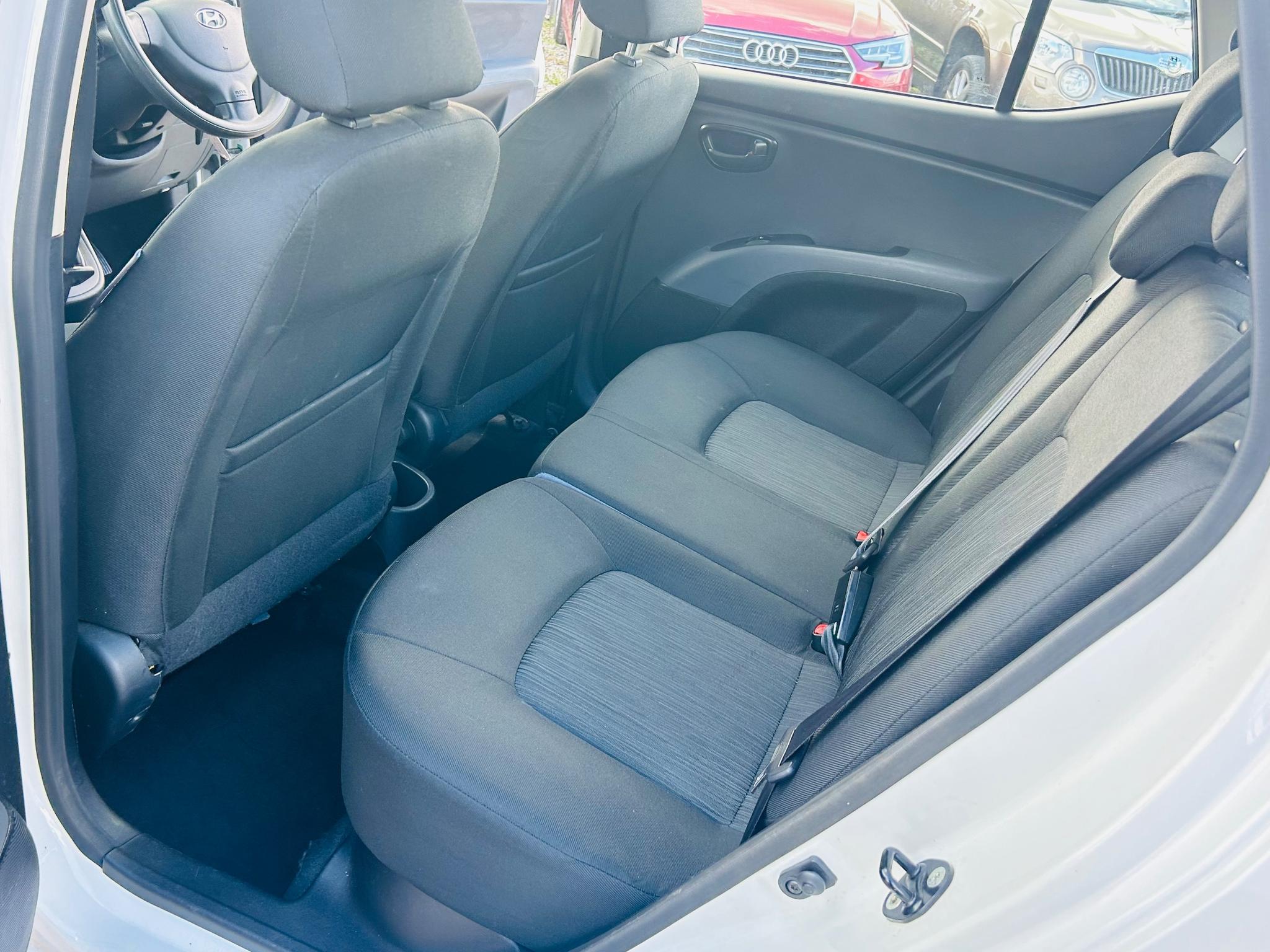 Hyundai i10 view 14