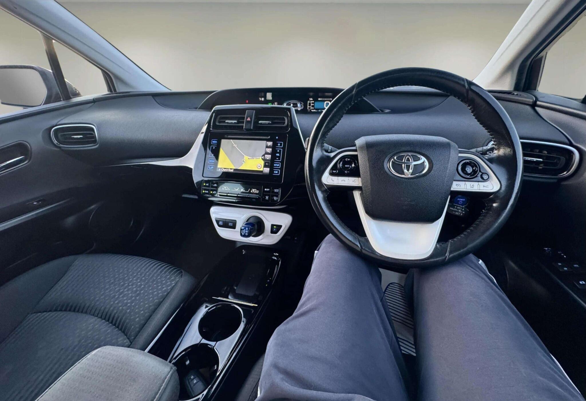Toyota Prius view 33