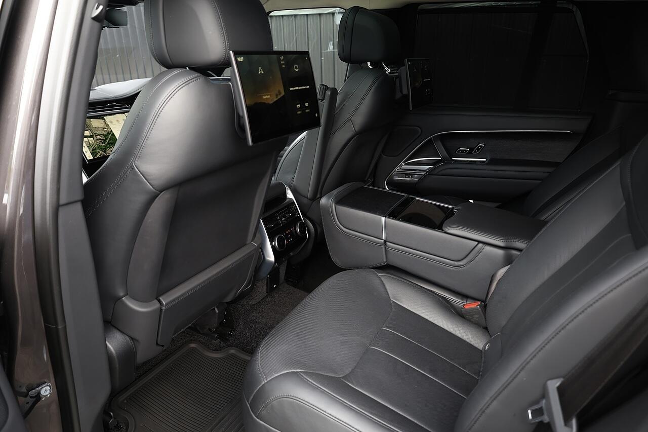 Land Rover Range Rover view 43