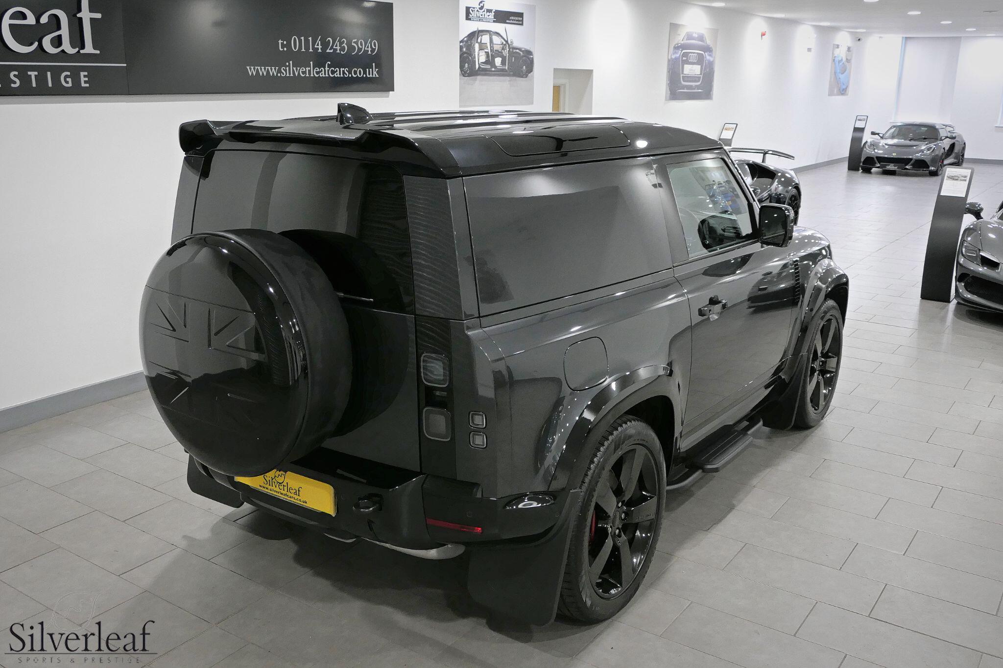 Land Rover Defender view 37