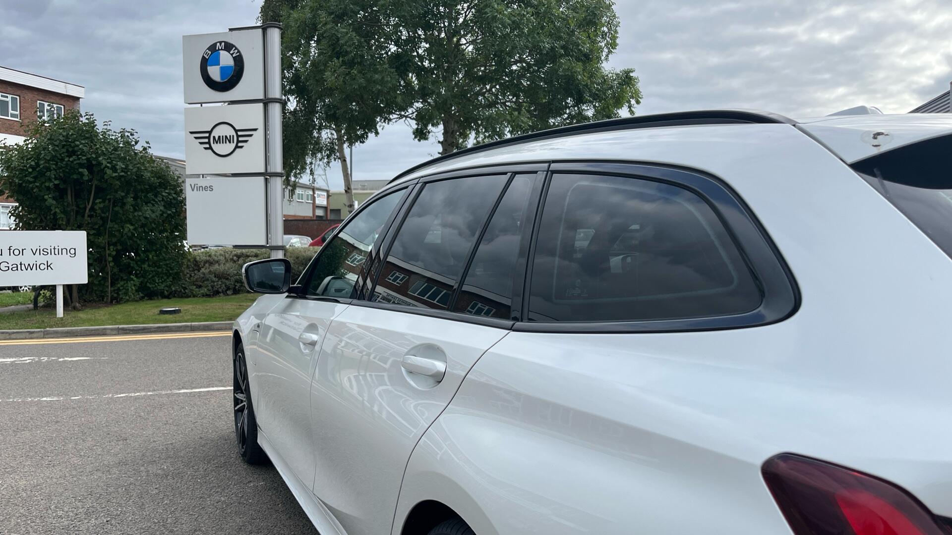 BMW 3 Series view 33