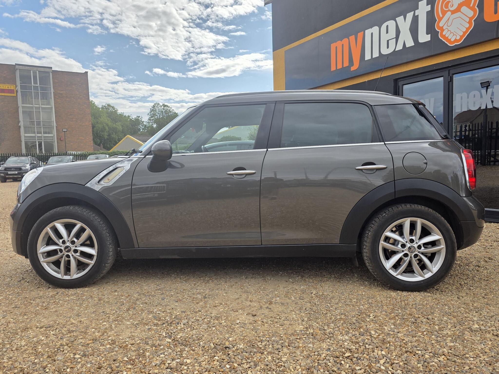 Mini Countryman view 4