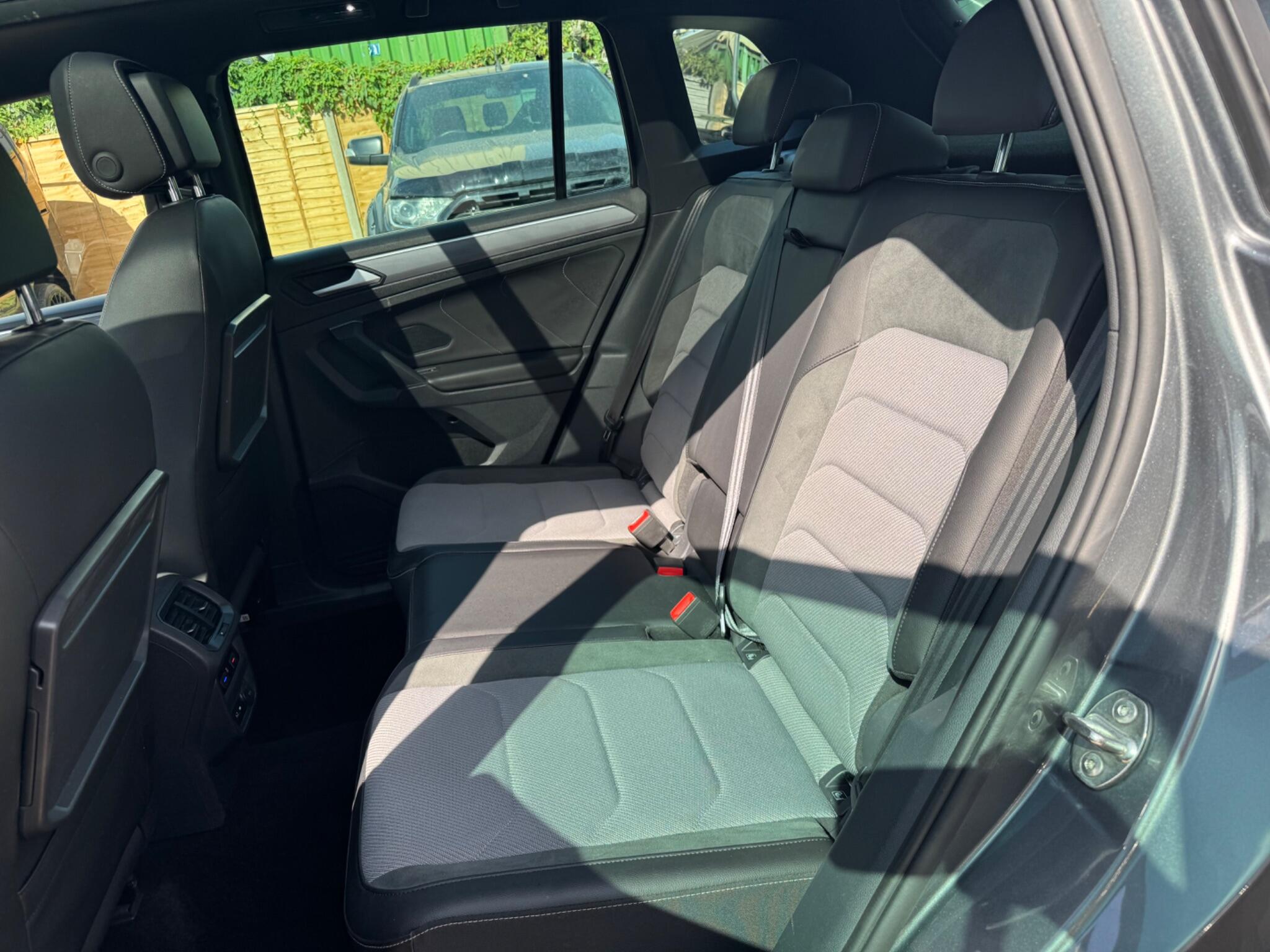 Volkswagen Tiguan view 20
