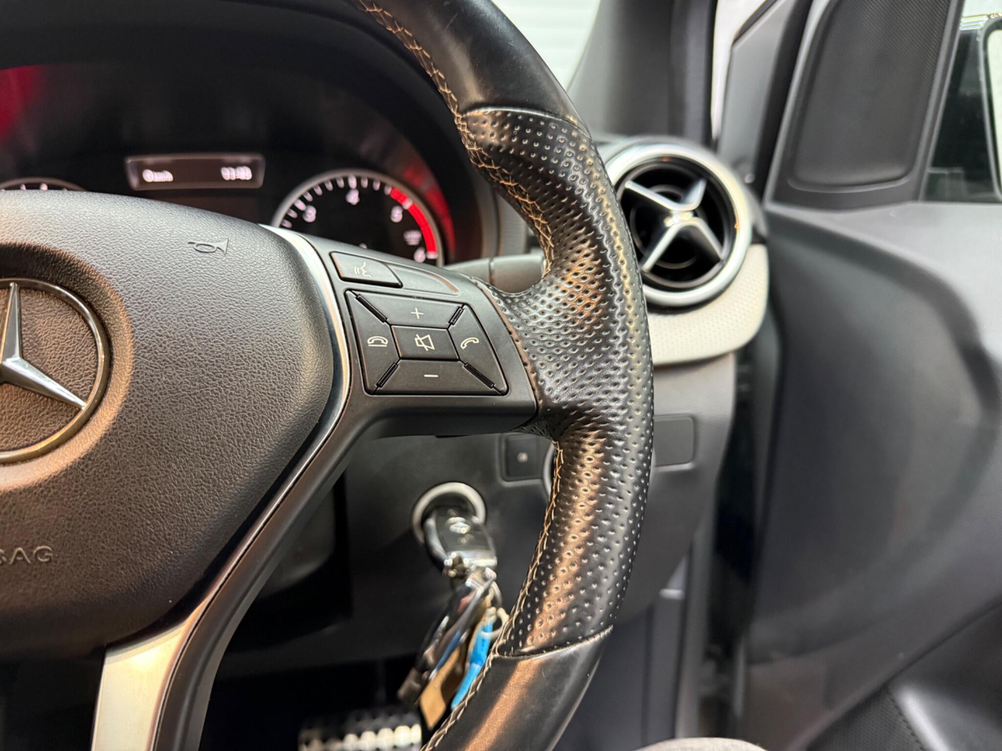 Mercedes-Benz B Class view 11