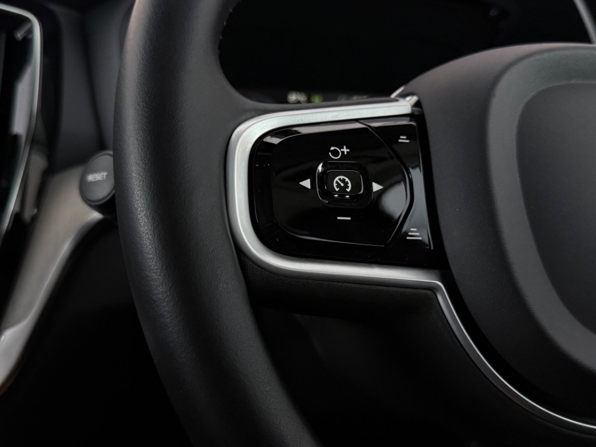 Volvo S60 view 14