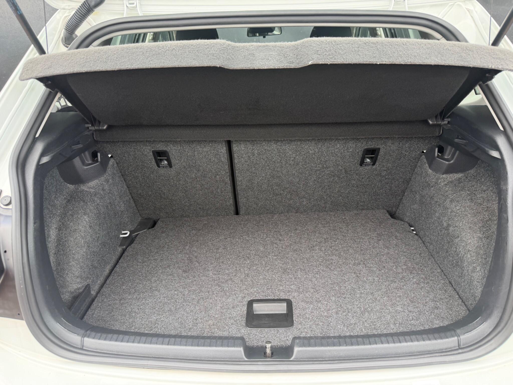 Volkswagen Polo view 13
