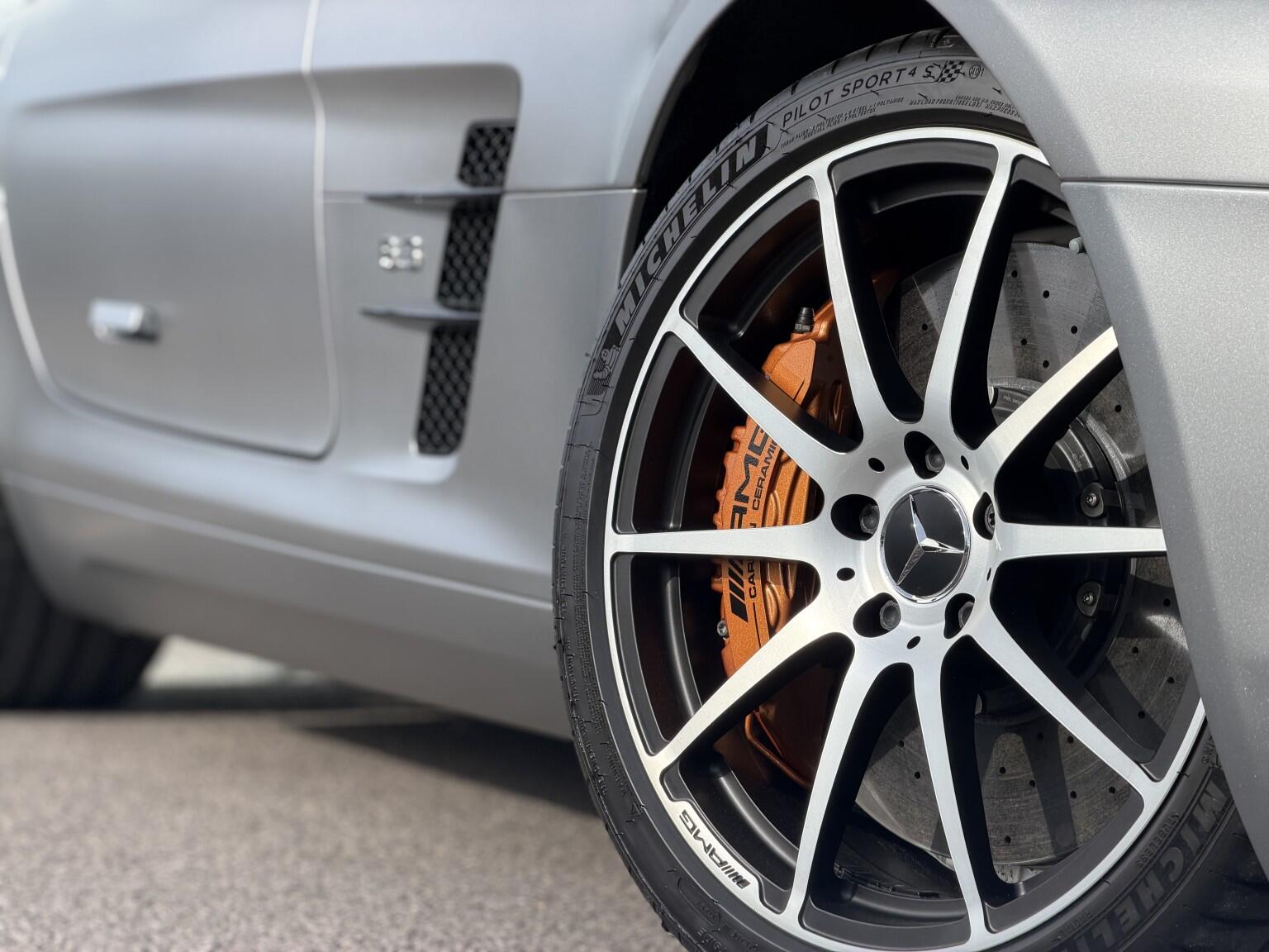 Mercedes-Benz Amg GT view 4