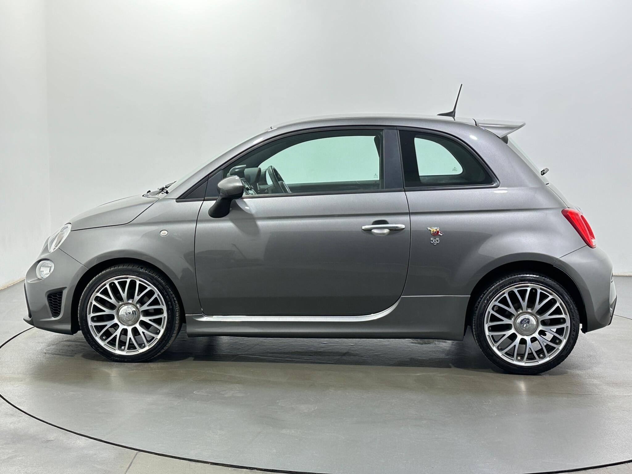 Abarth 595 view 5