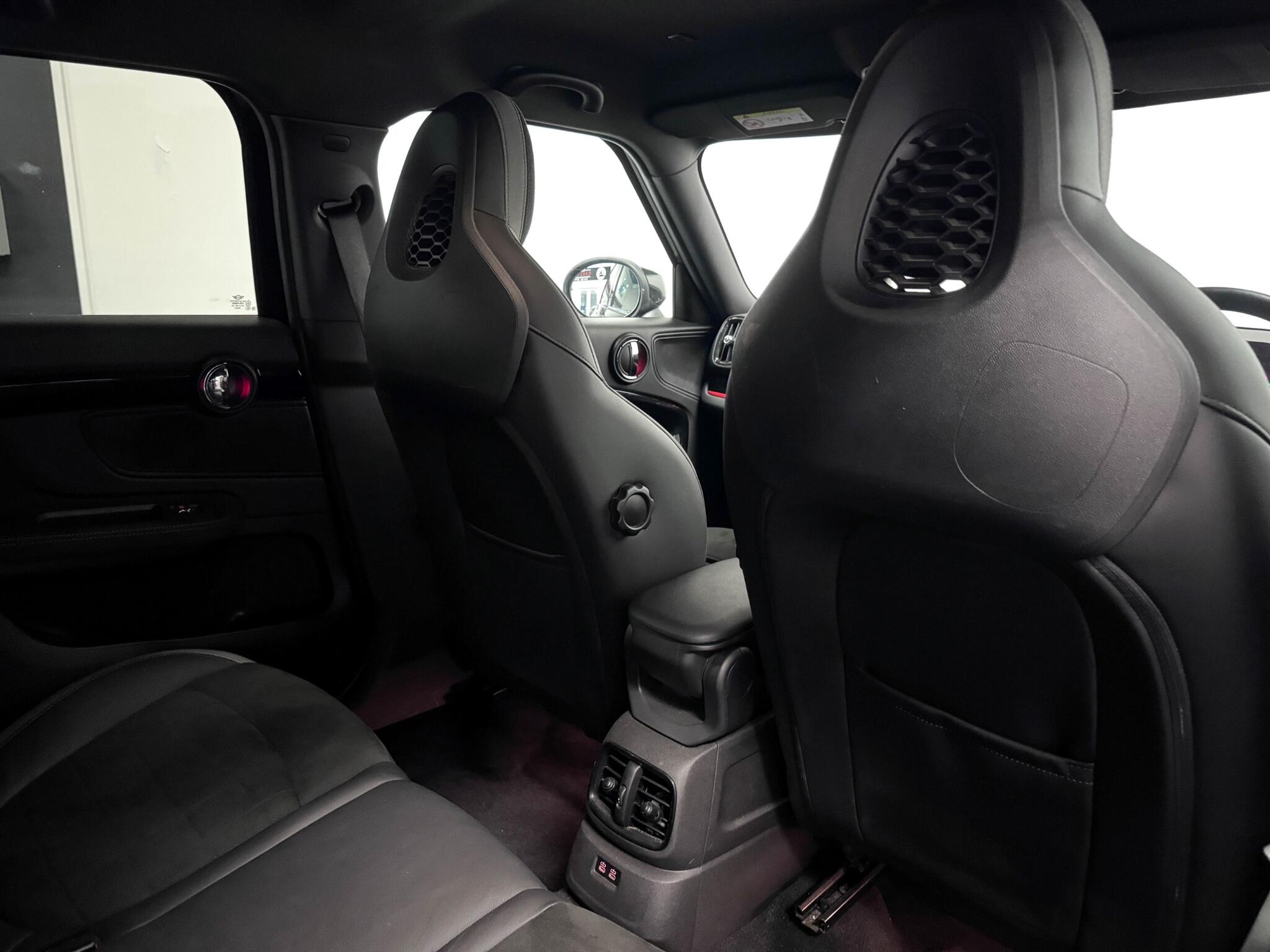Mini Countryman view 23
