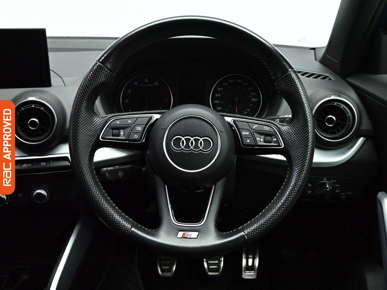 Audi Q2 view 9