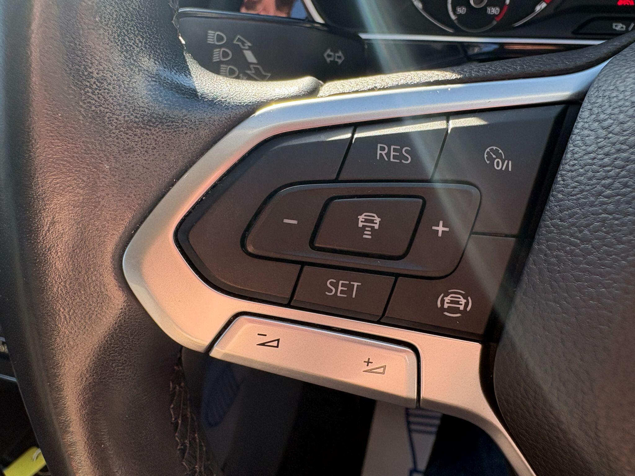 Volkswagen T-Cross view 32