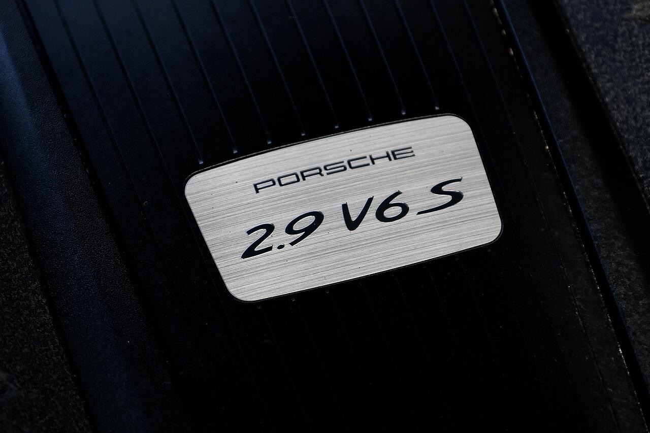 Porsche Macan view 29