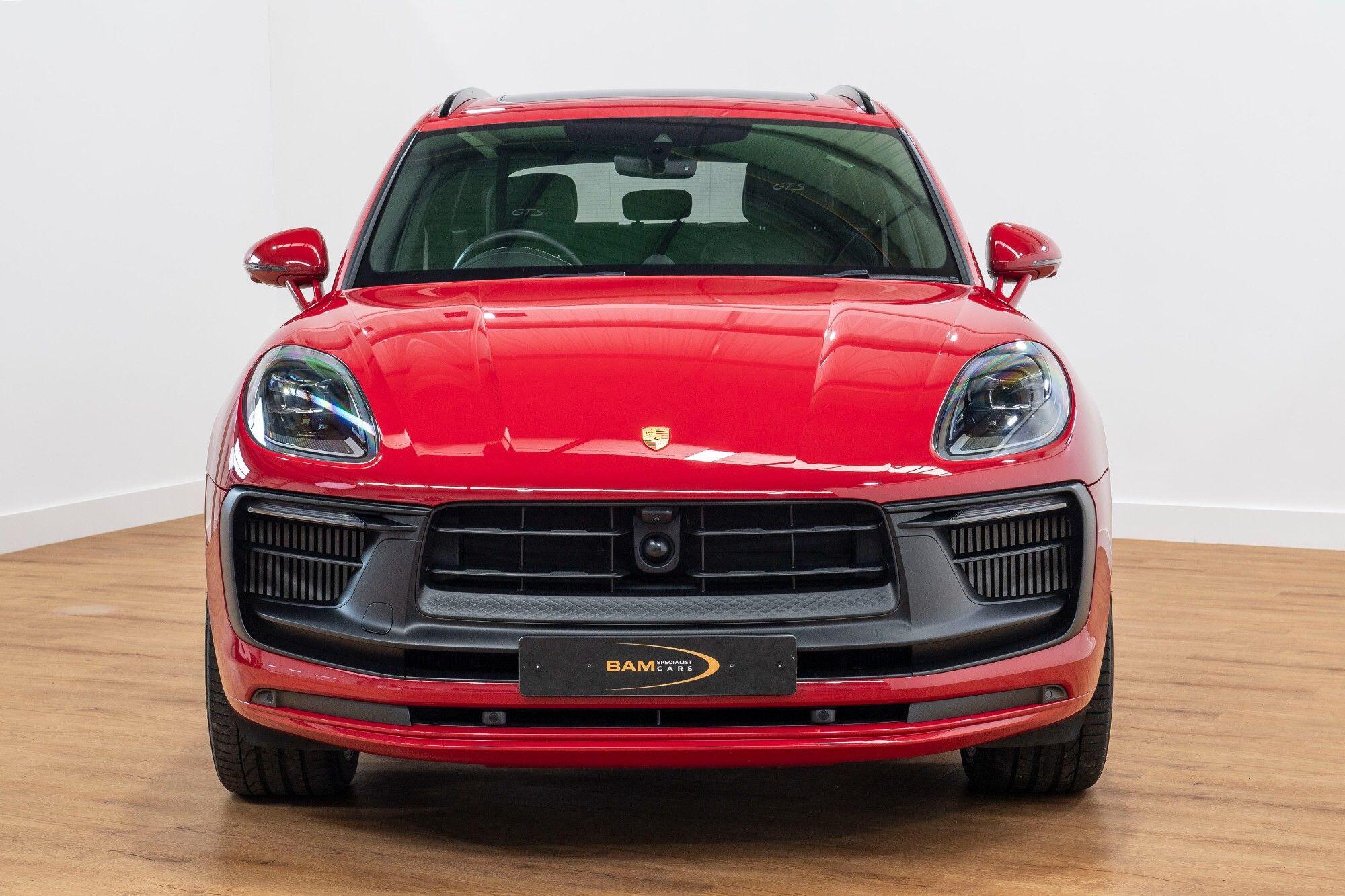 Porsche Macan view 5