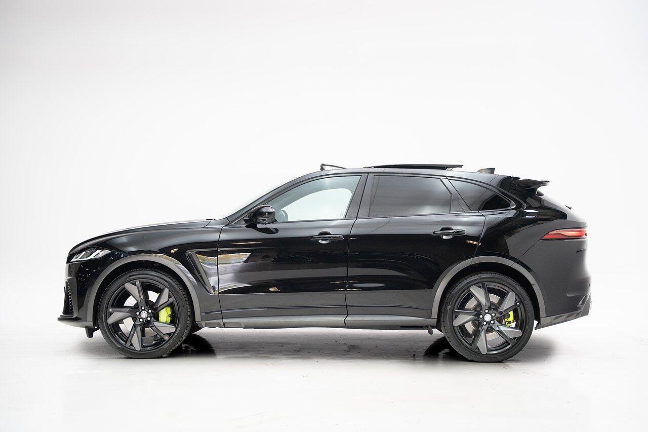 Jaguar F-Pace view 10