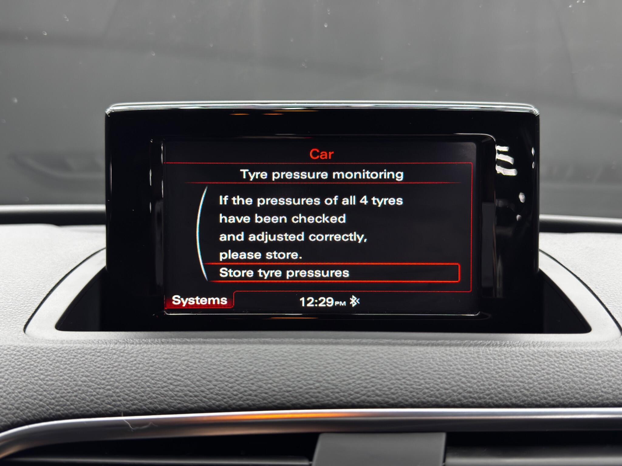 Audi Q3 view 35