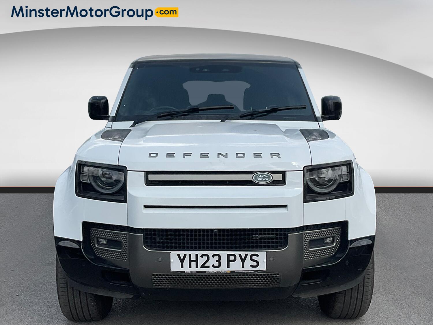 Land Rover Defender 110 view 5