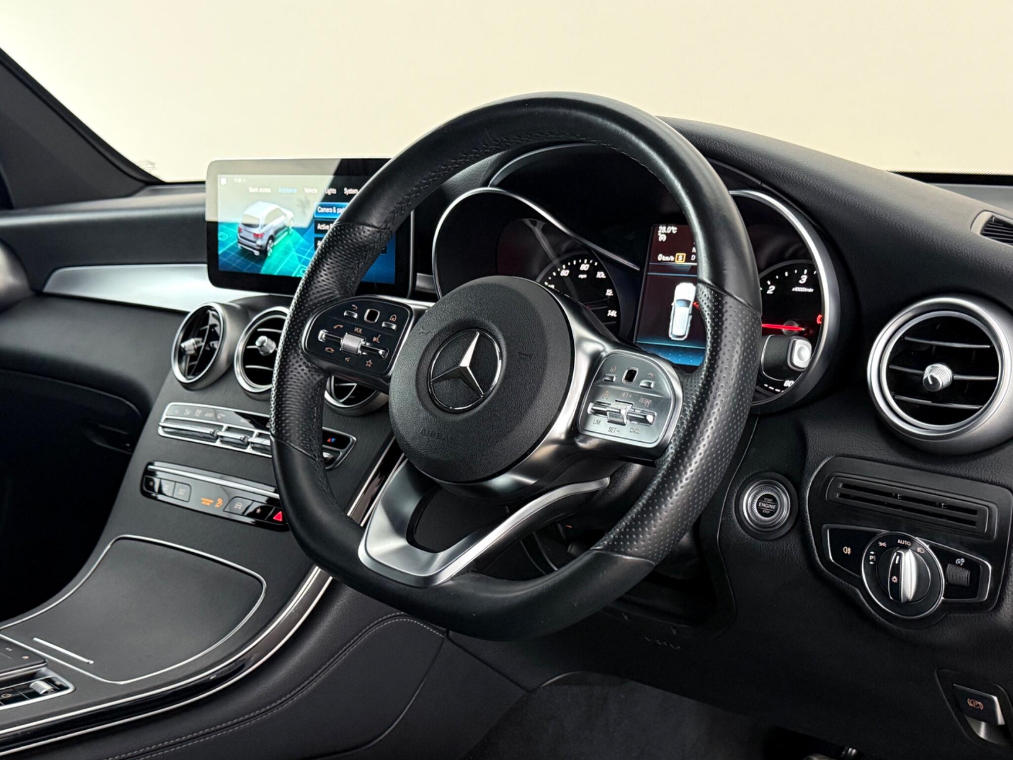 Mercedes-Benz GLC view 3