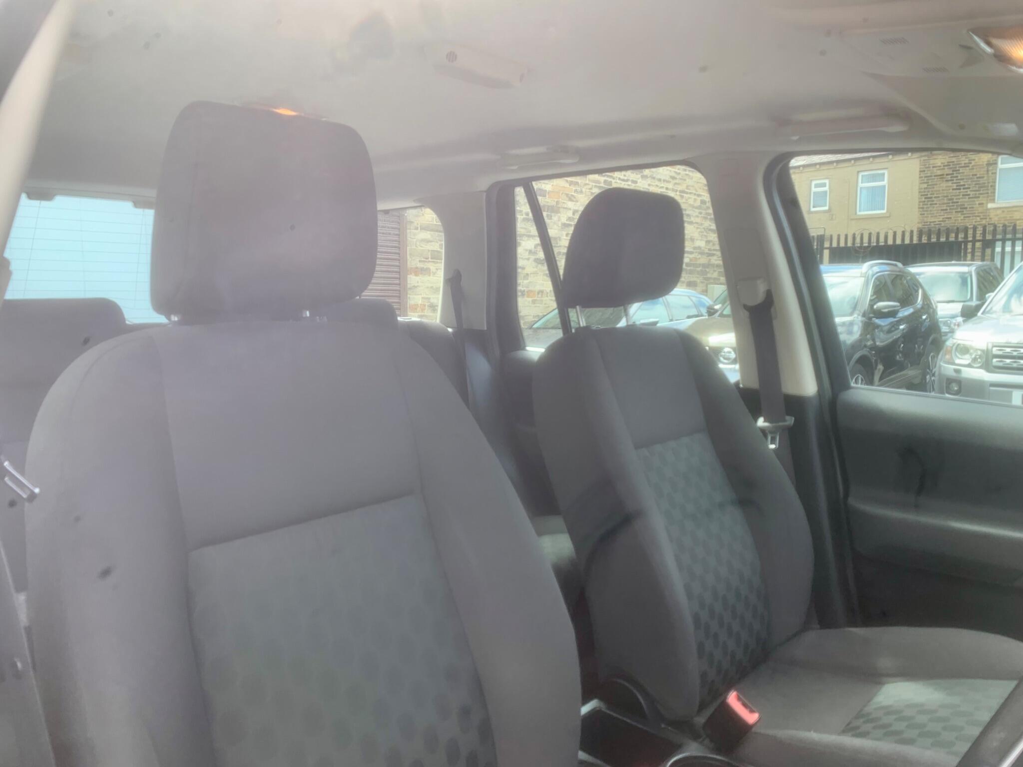 Land Rover Freelander 2 view 21