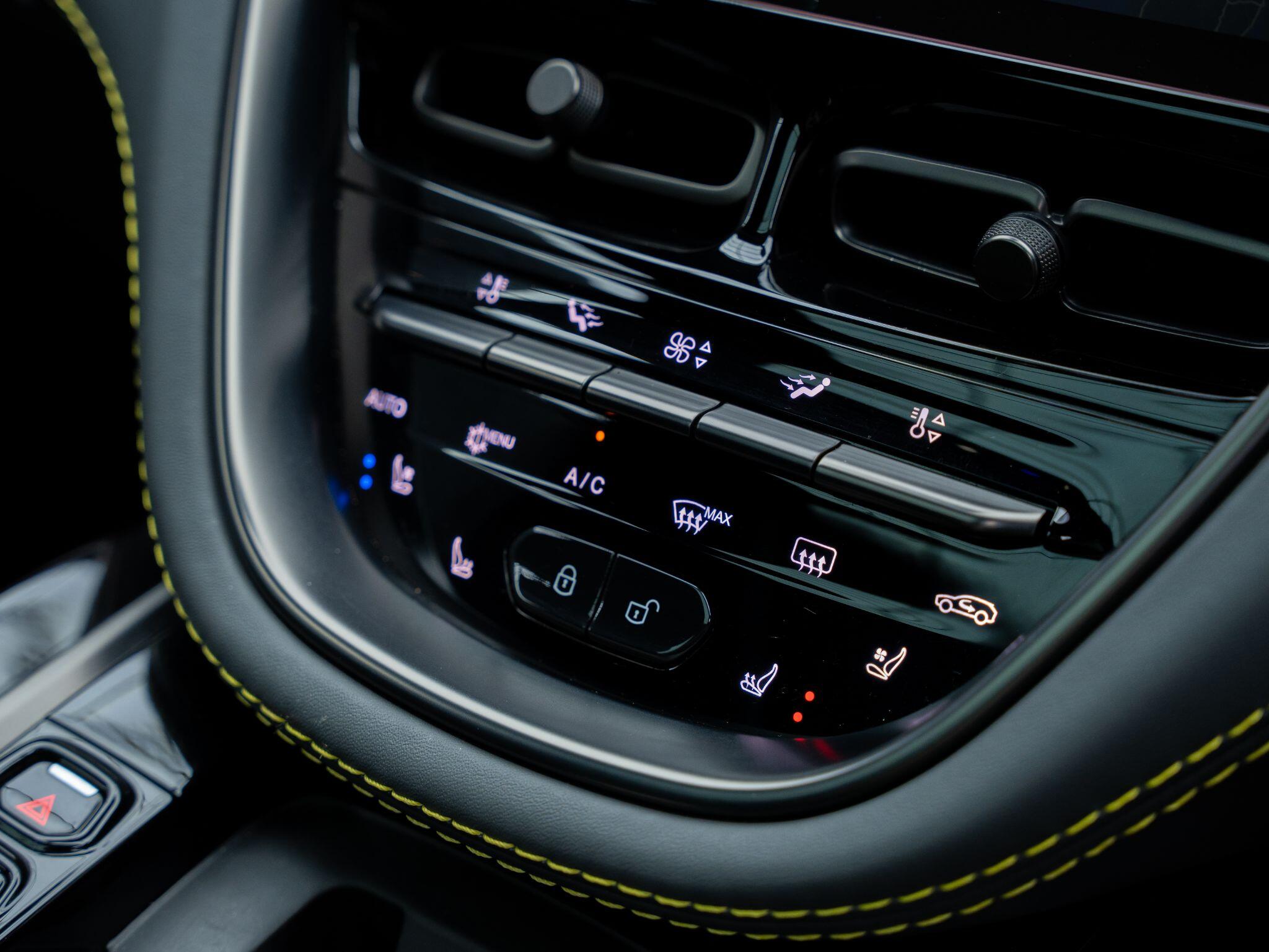 Aston Martin DBX view 20