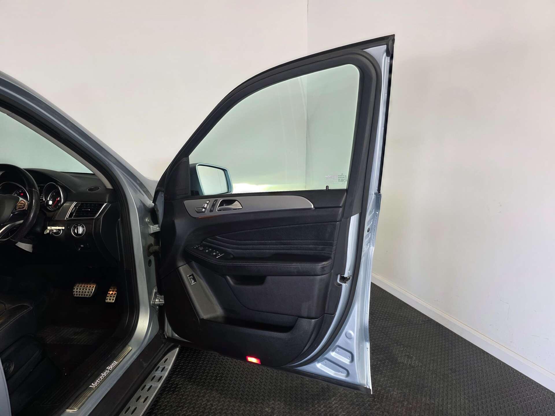 Mercedes-Benz Gle view 12