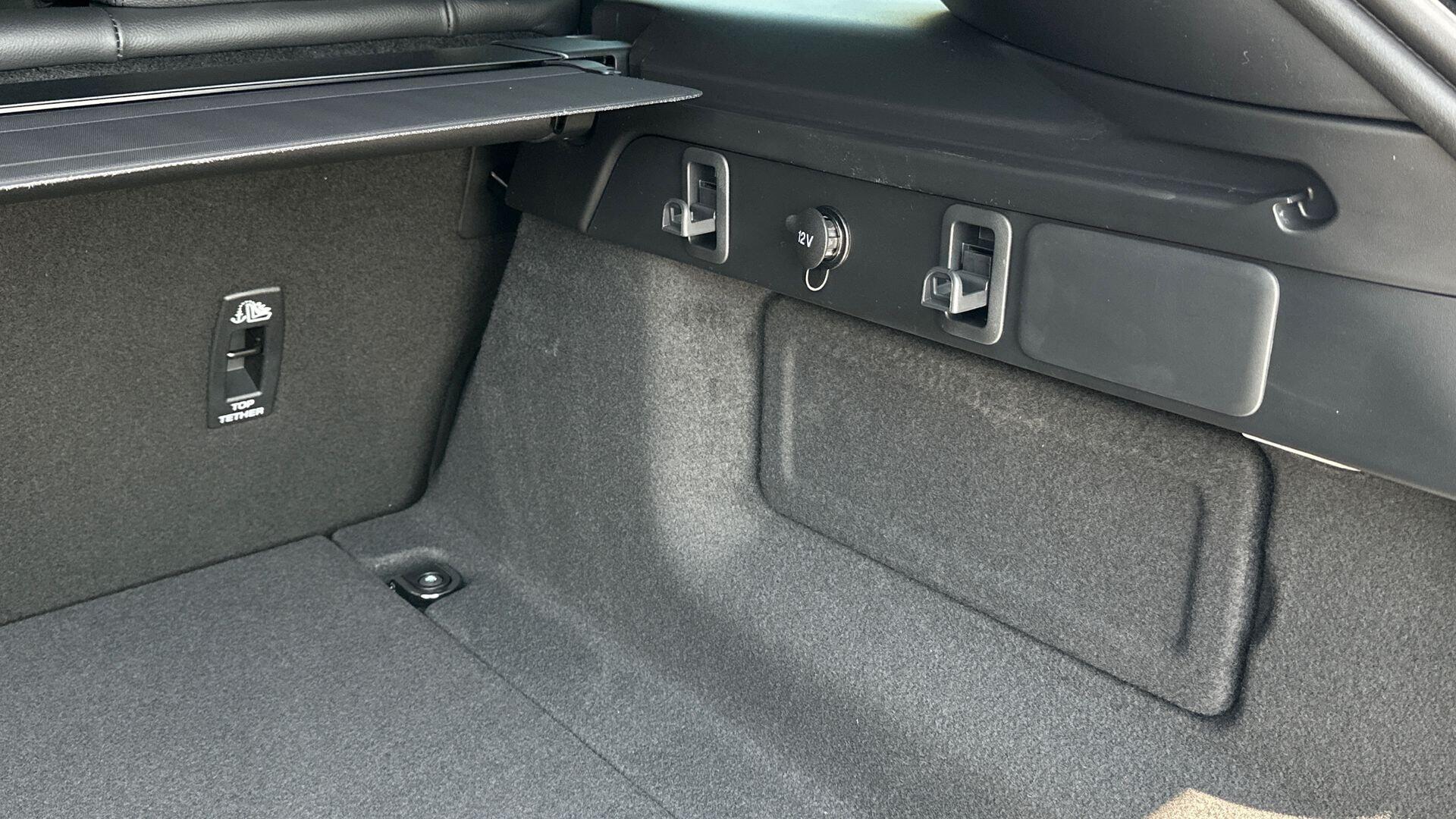 Land Rover Range Rover Velar view 28
