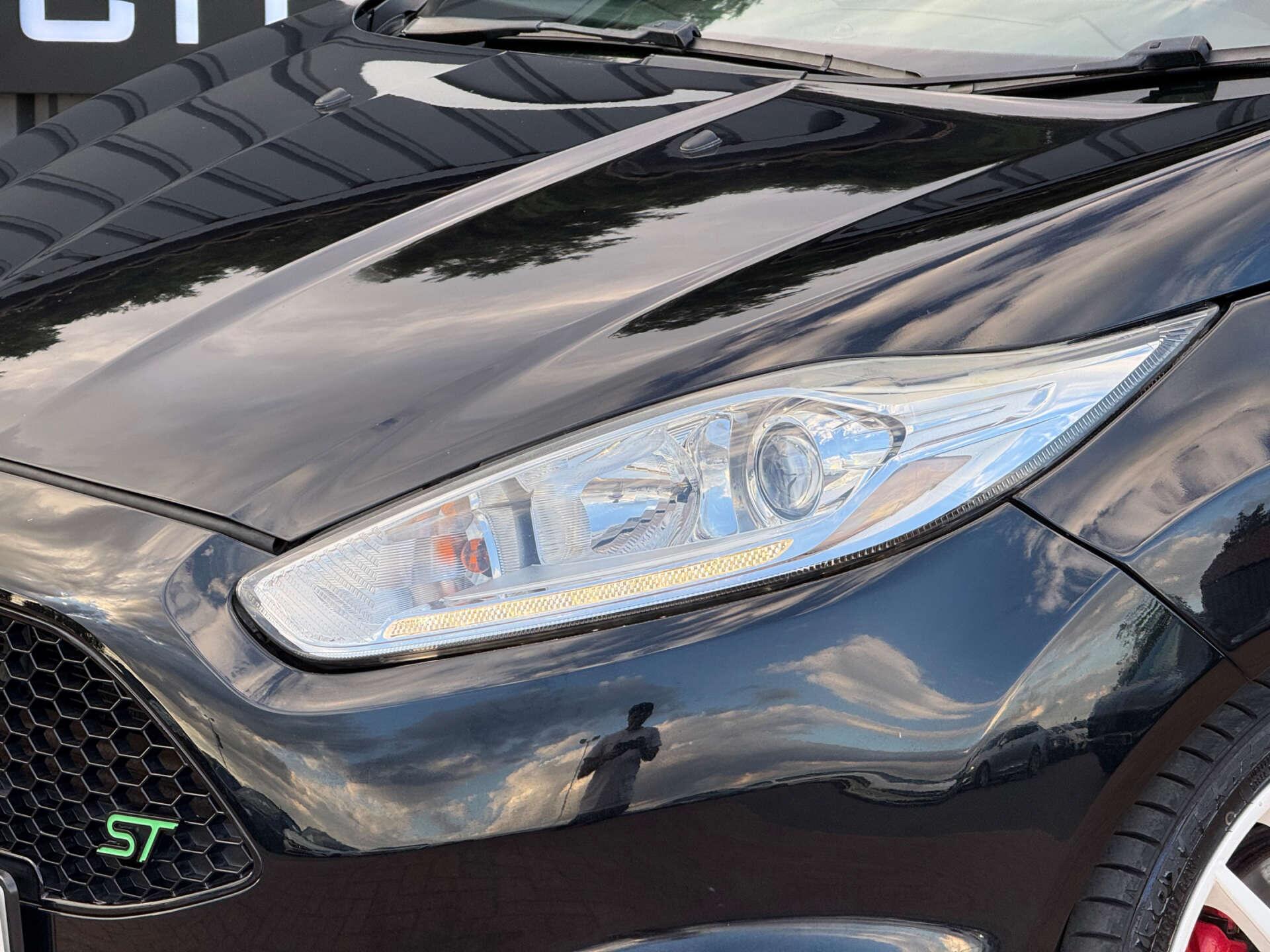 Ford Fiesta view 5