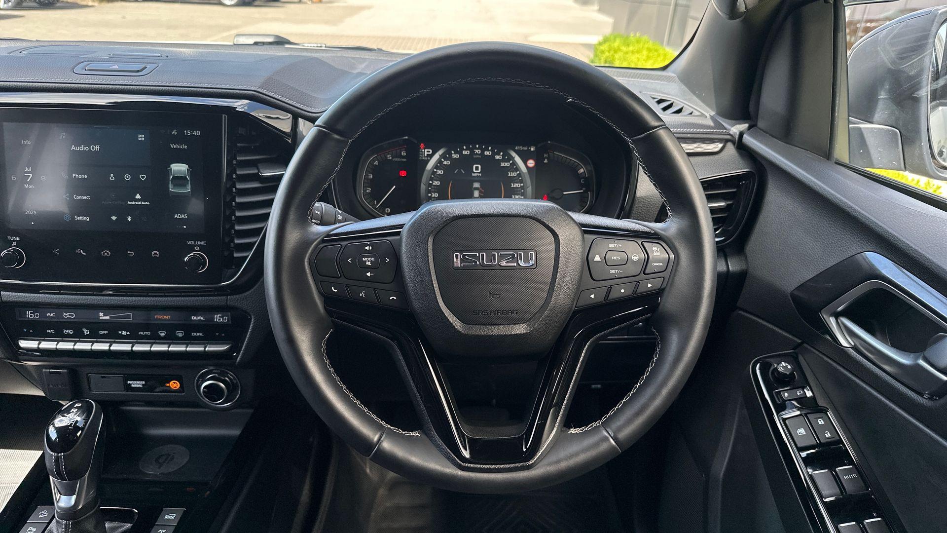 Isuzu D-Max view 14