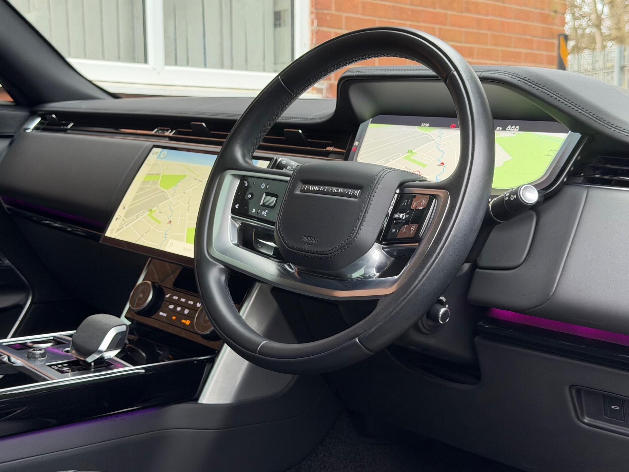 Land Rover Range Rover view 65