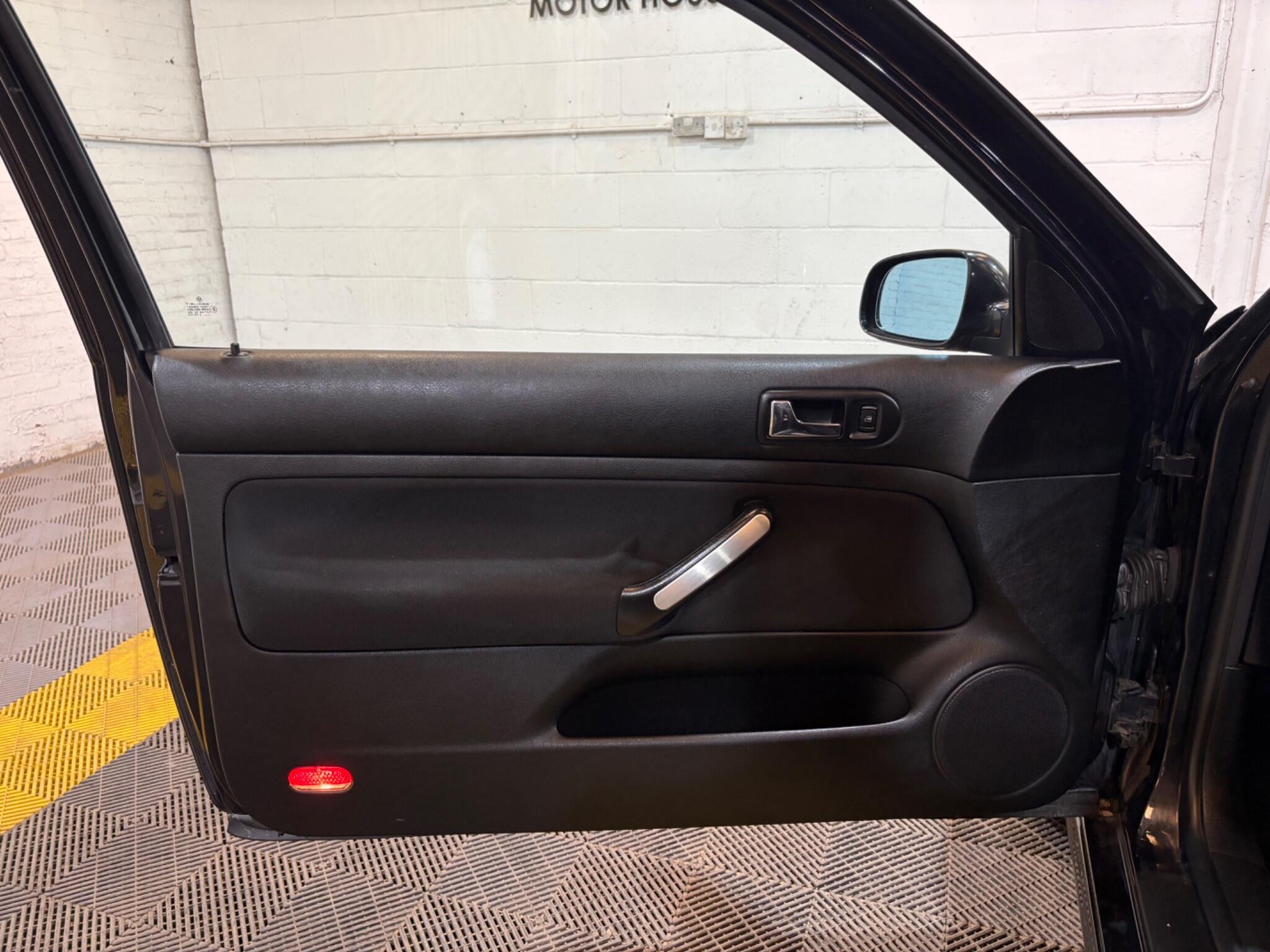 Volkswagen Golf view 34