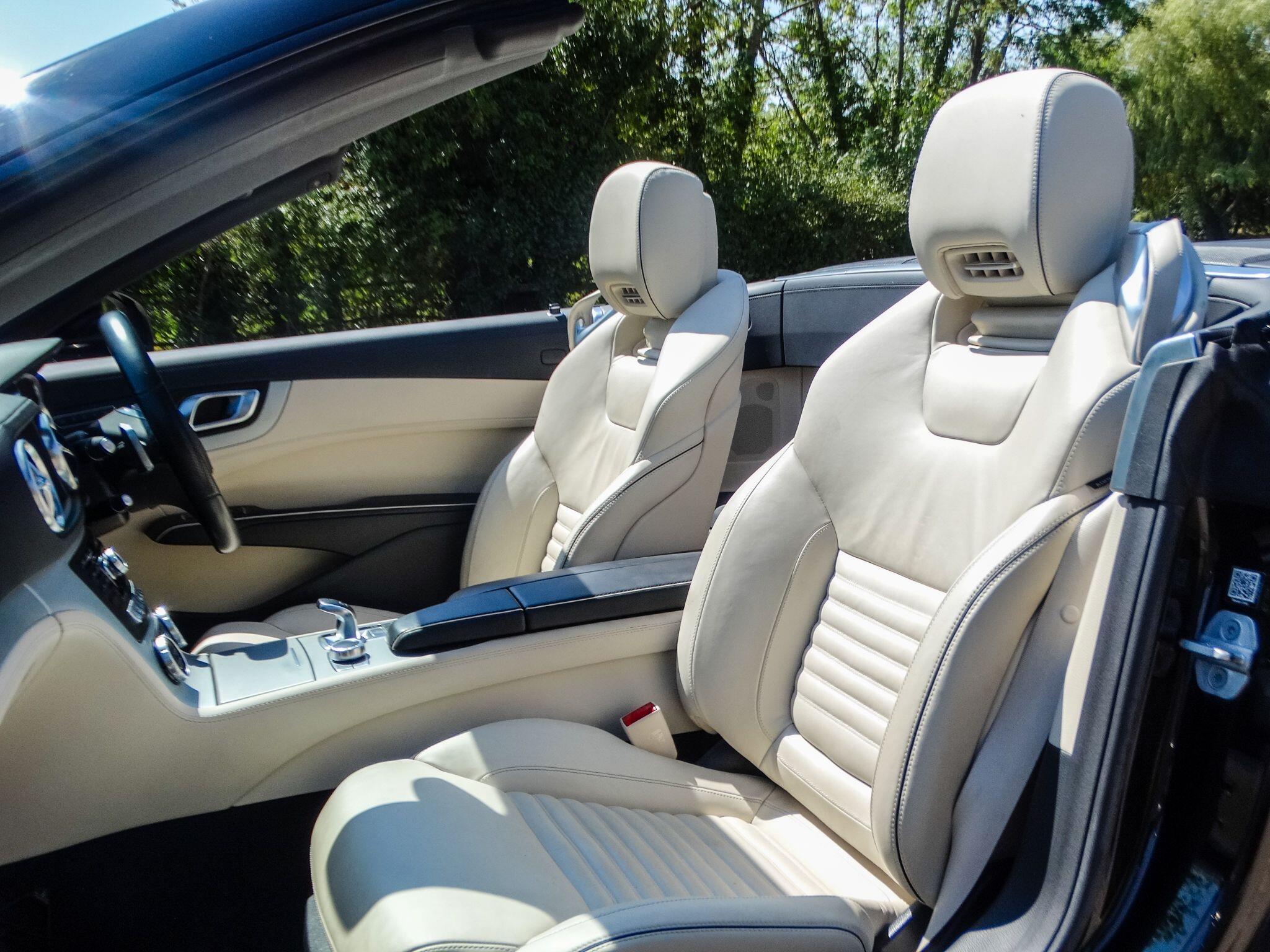 Mercedes-Benz SL view 13