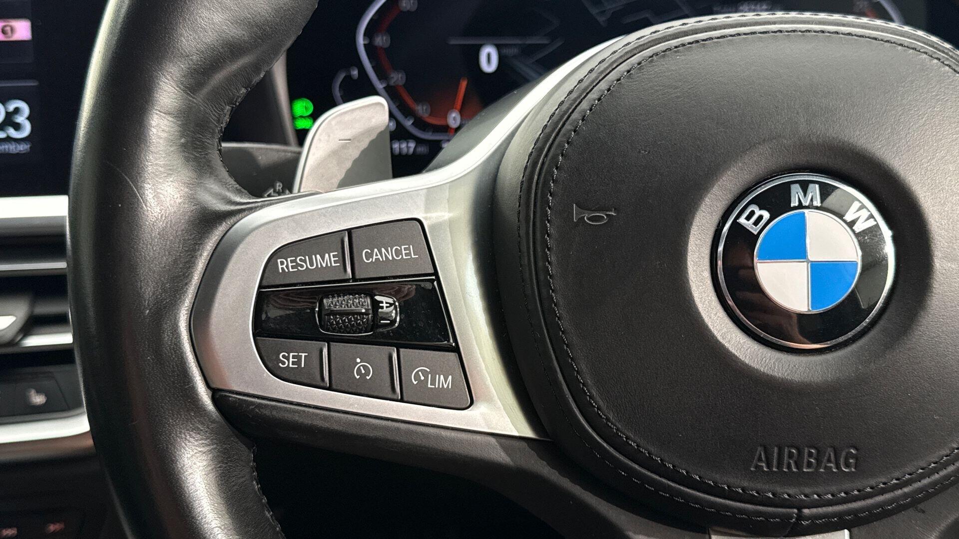 BMW 3 Series view 17