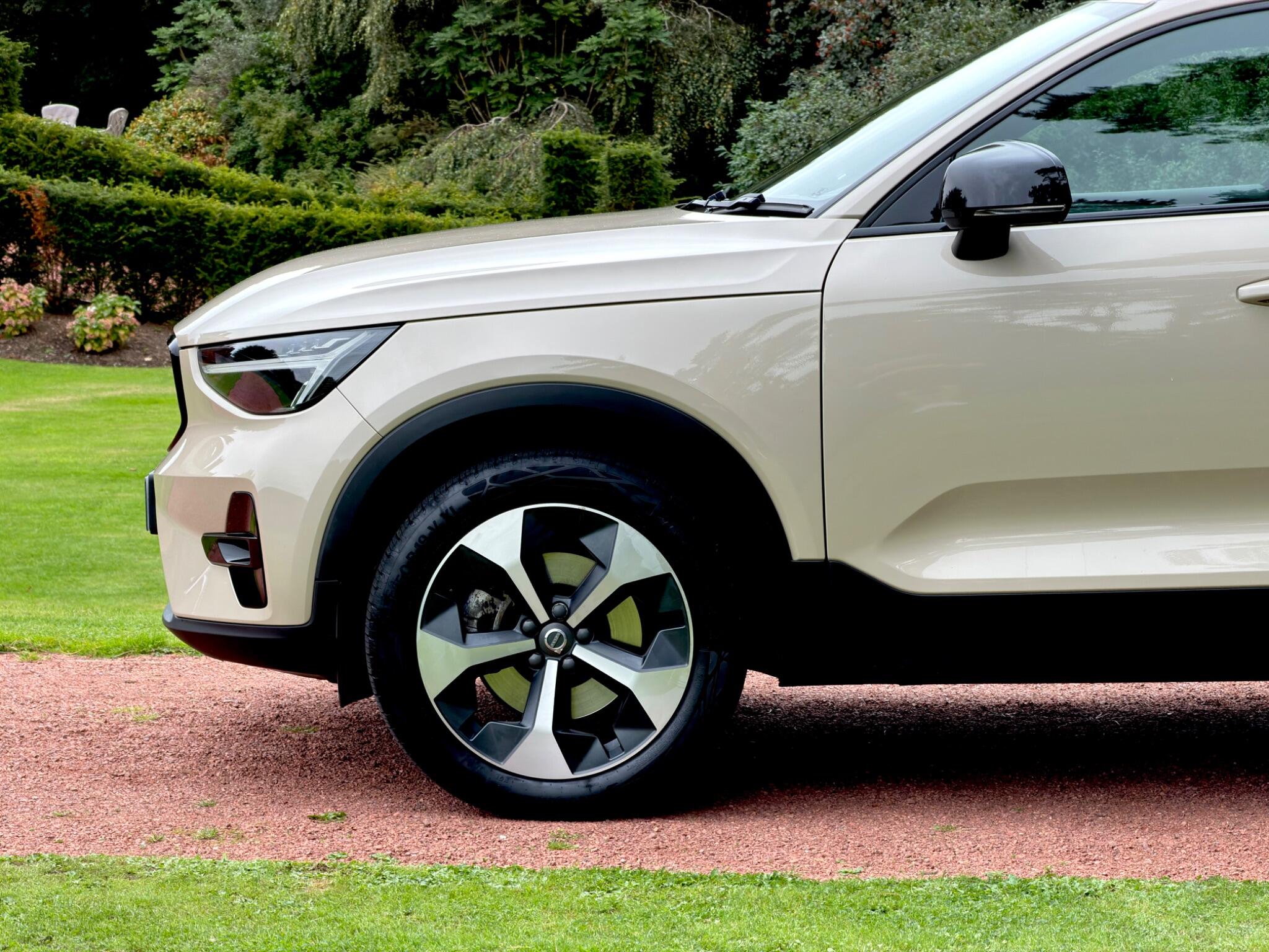 Volvo XC40 view 12
