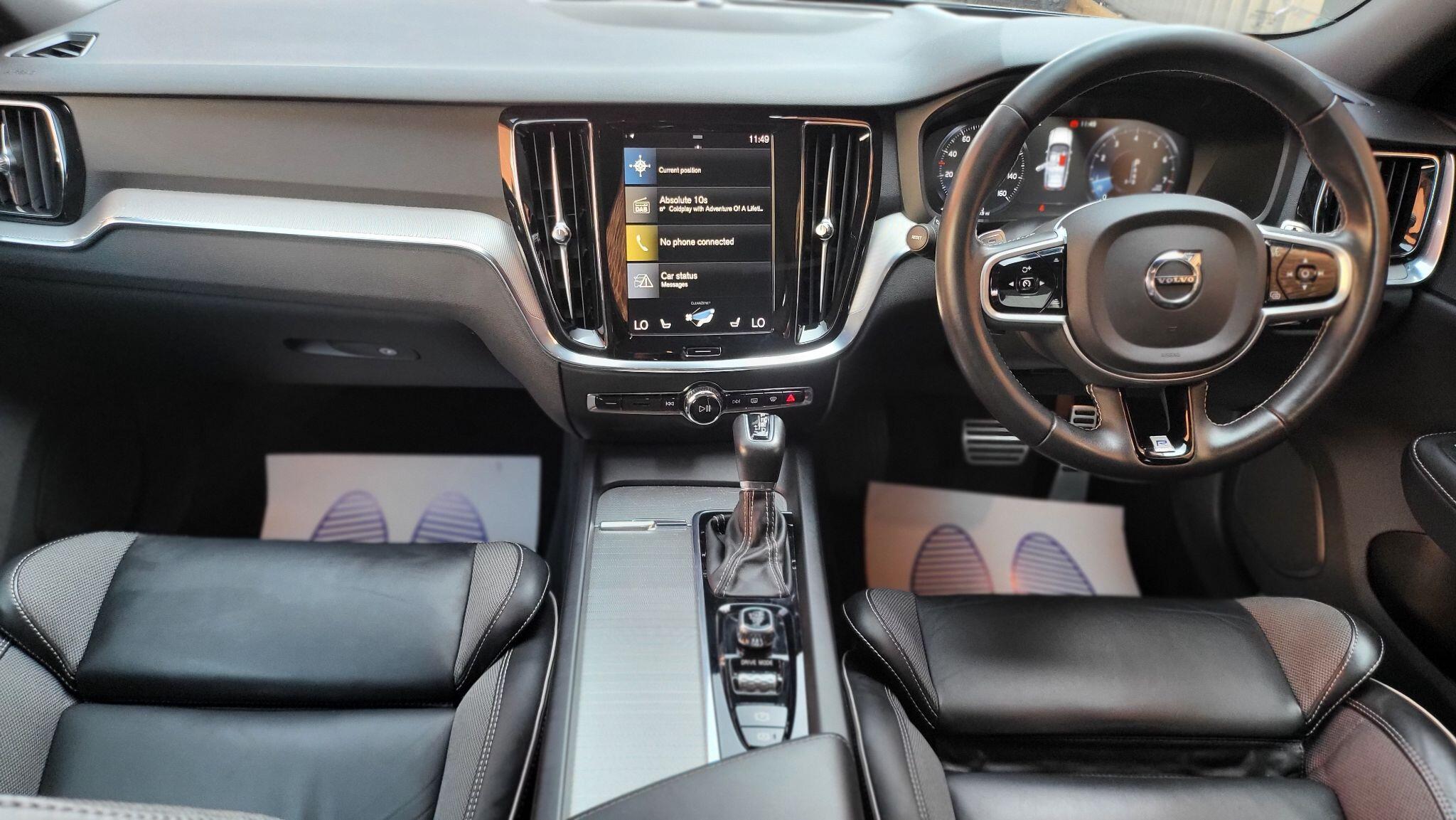 Volvo V60 view 2