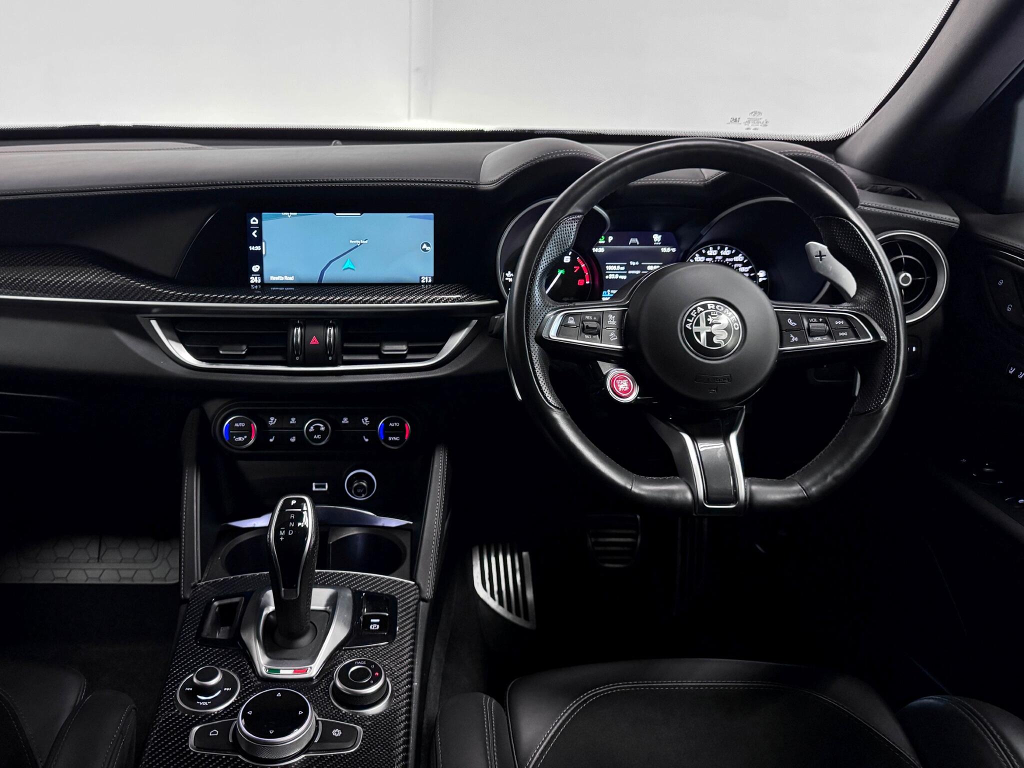 Alfa Romeo Stelvio view 17
