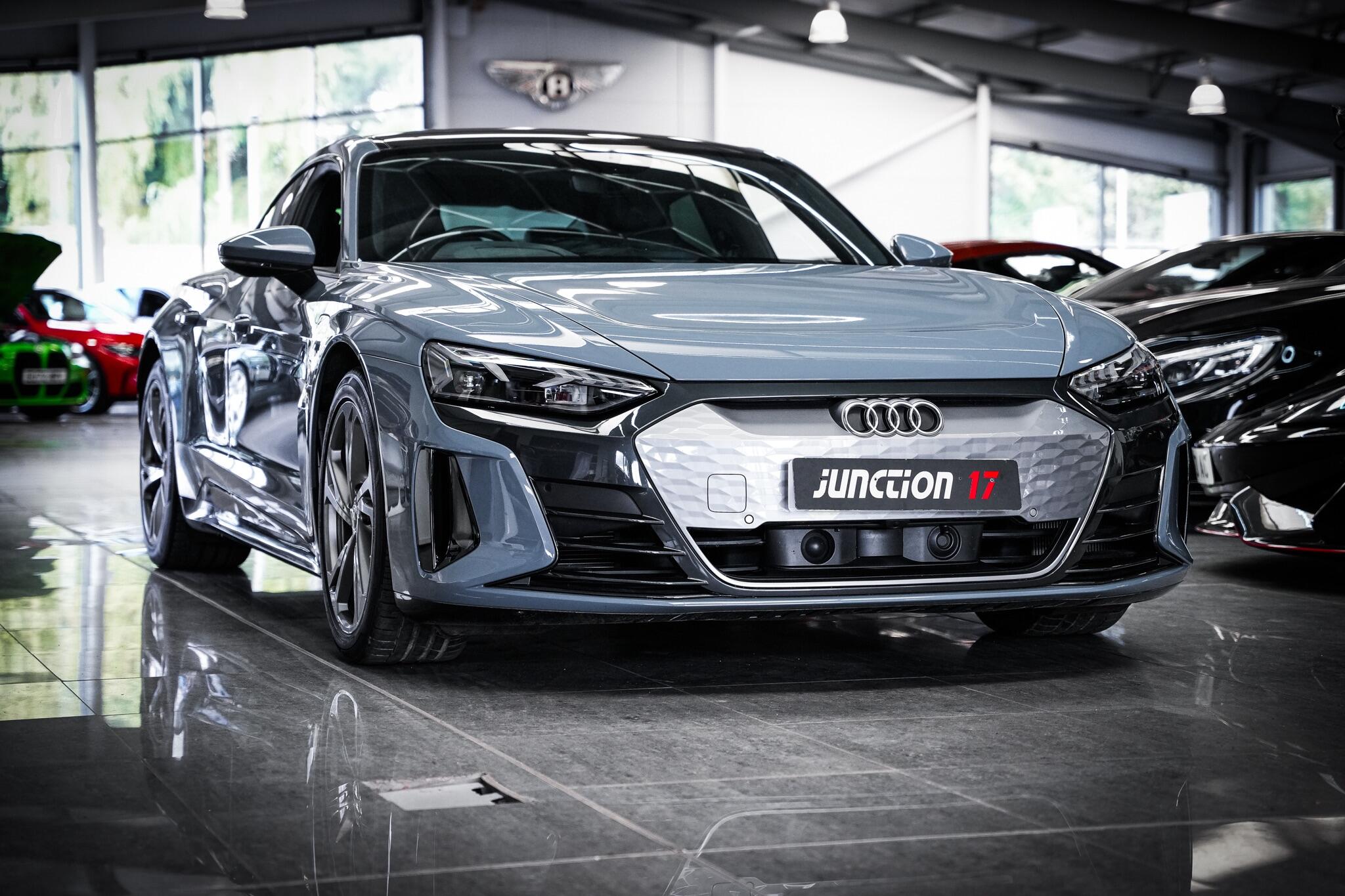 Audi e-tron GT view 11