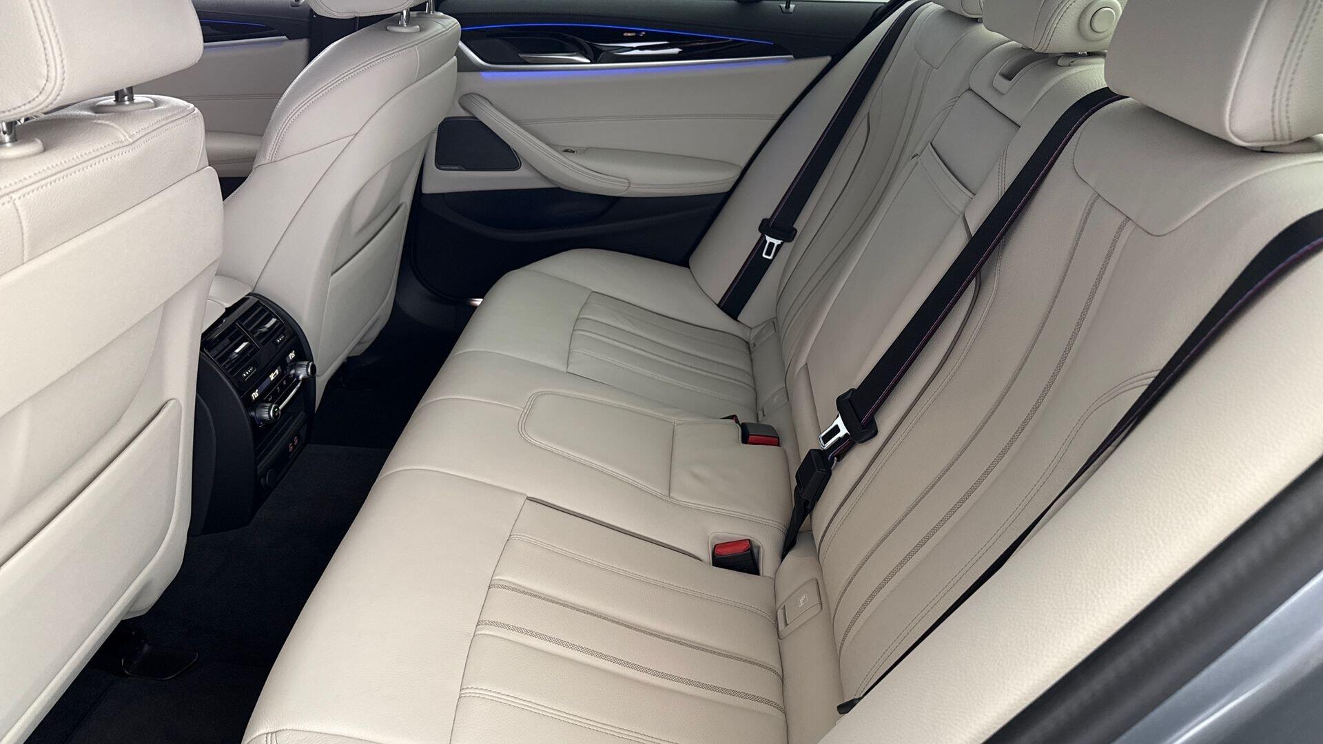 BMW 5 Series view 12