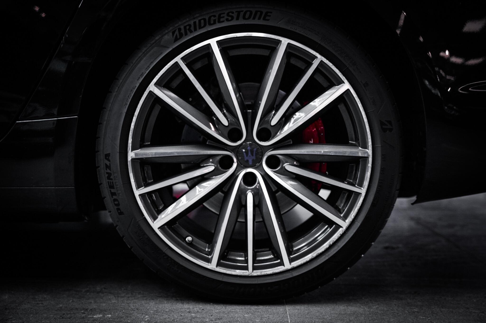 Maserati Quattroporte view 28