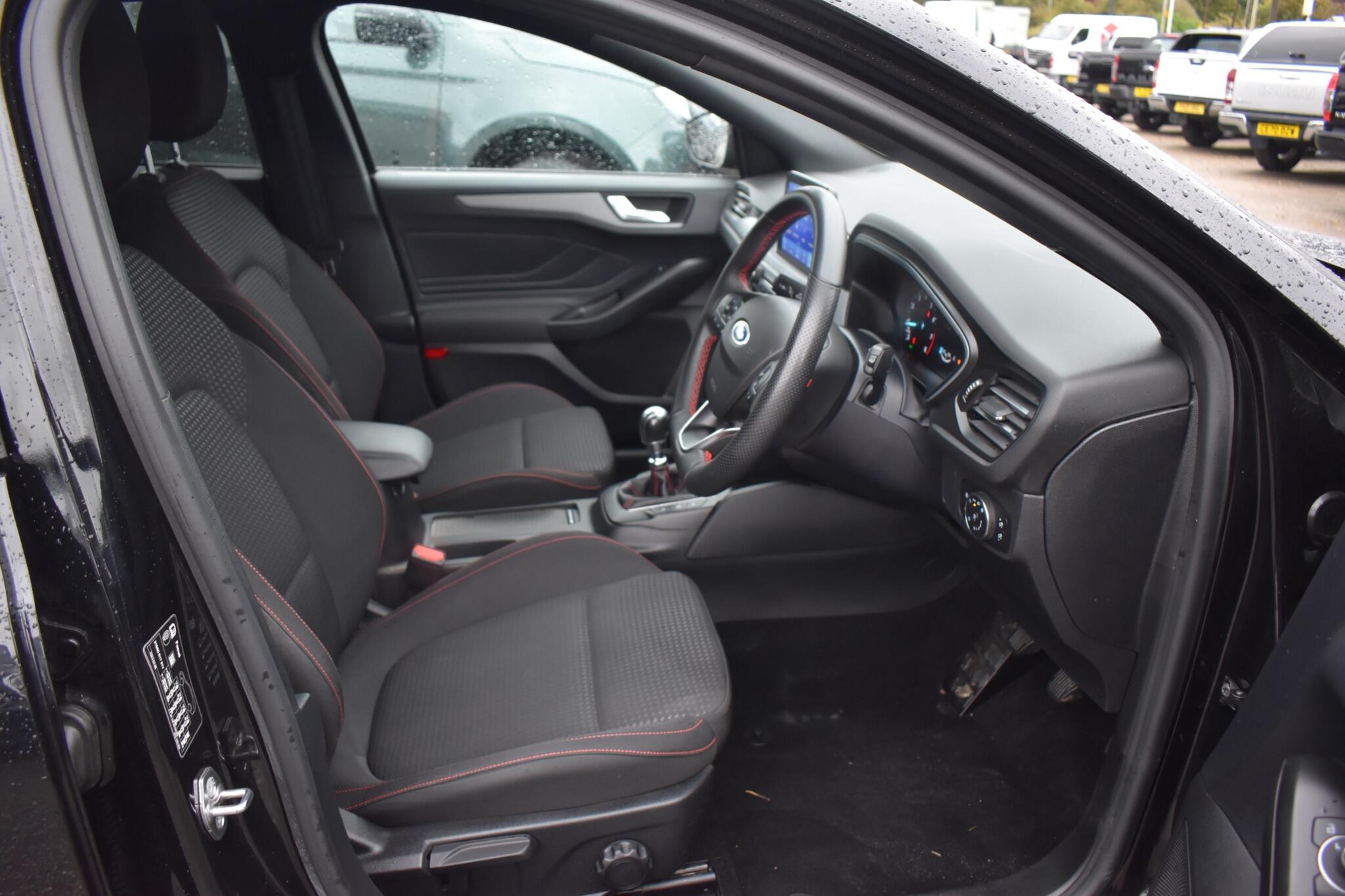 Focus - 1.0T EcoBoost ST-Line Style Euro 6 (s/s) 5dr - Image 23