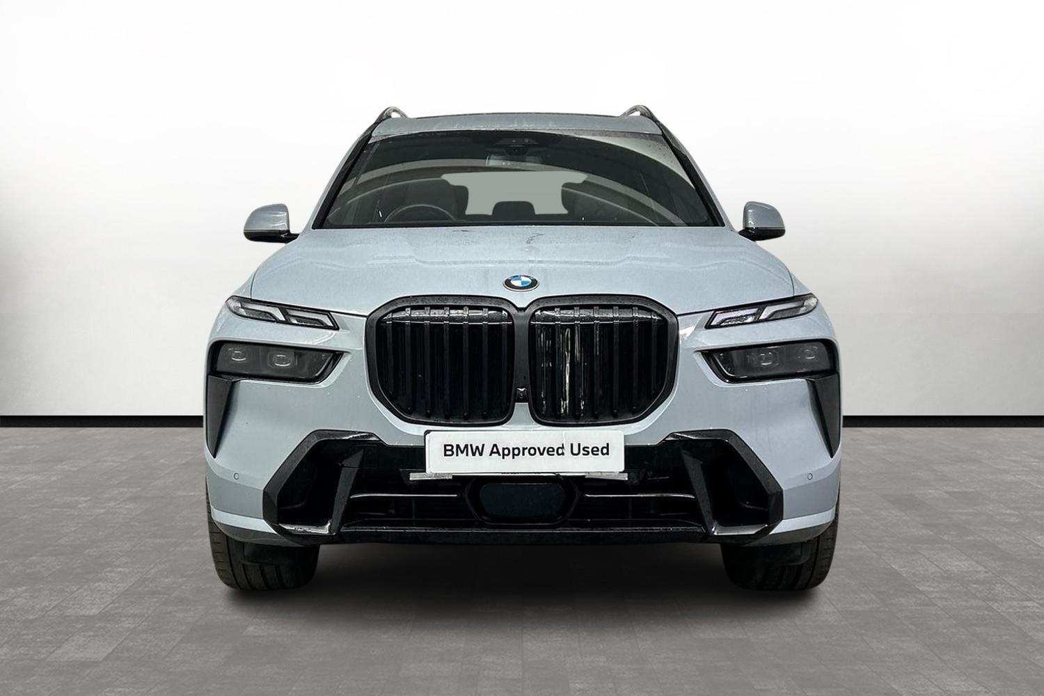 BMW X7 view 17