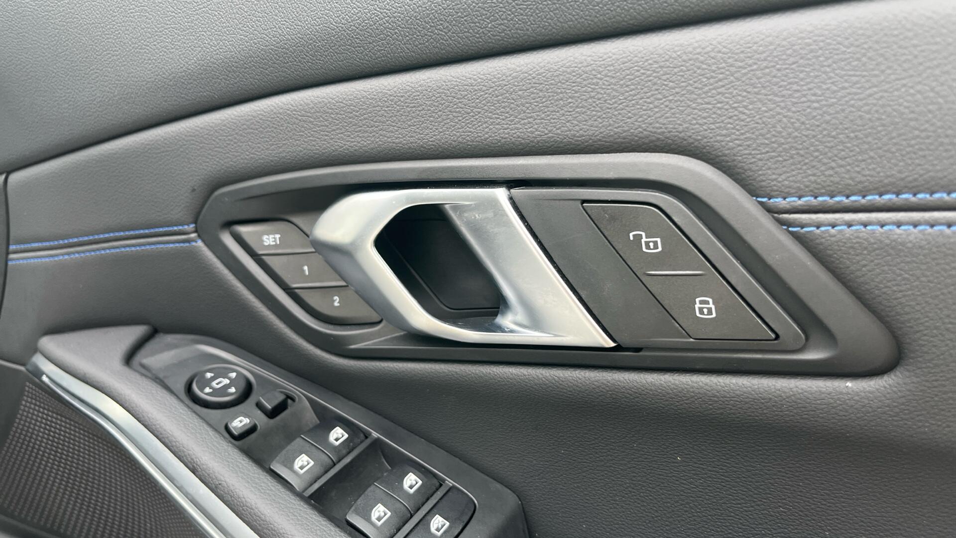 BMW 3 Series view 41